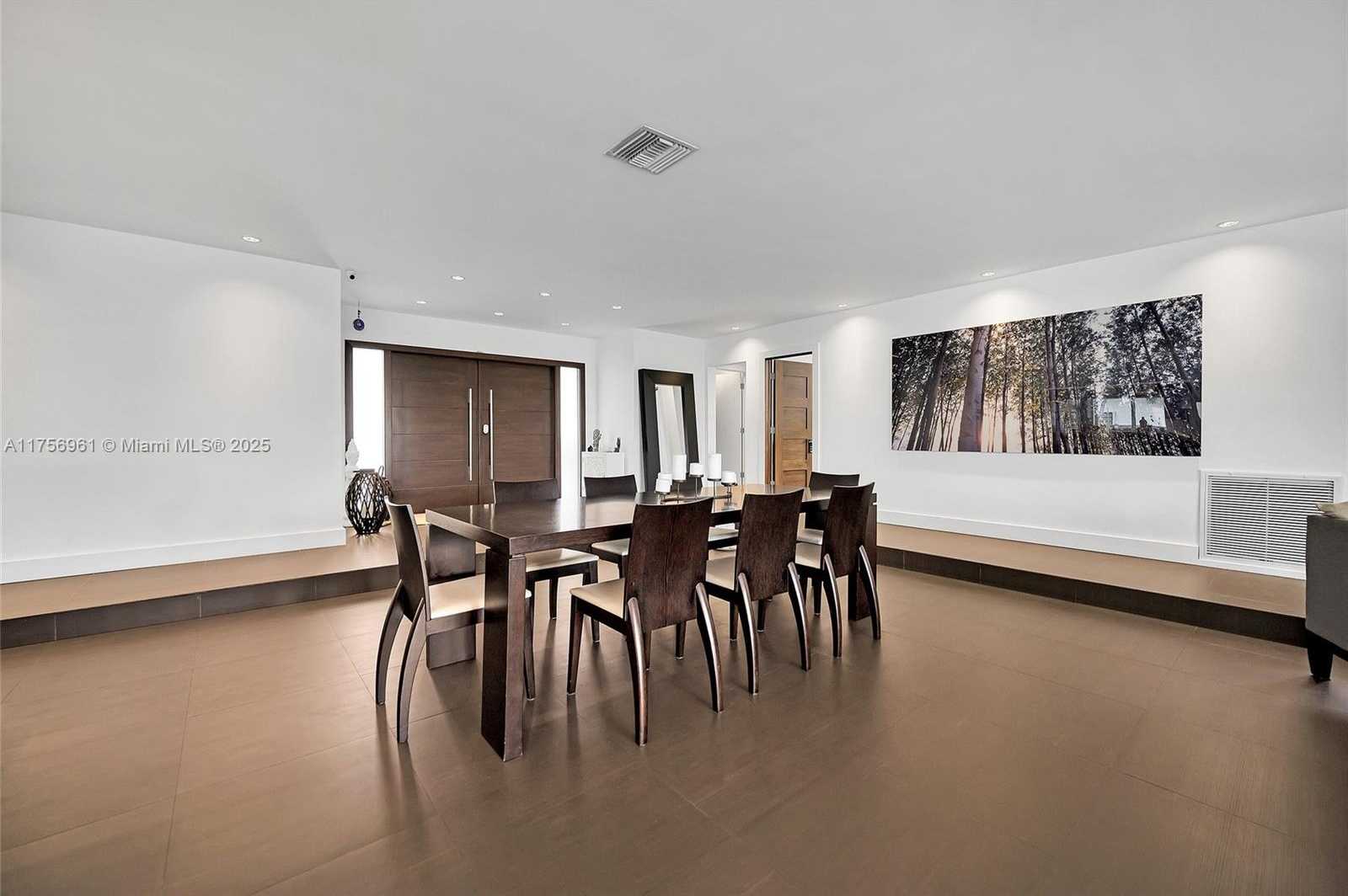 Small Image of 2120 NORTH EAST 204TH ST, Miami Number 10