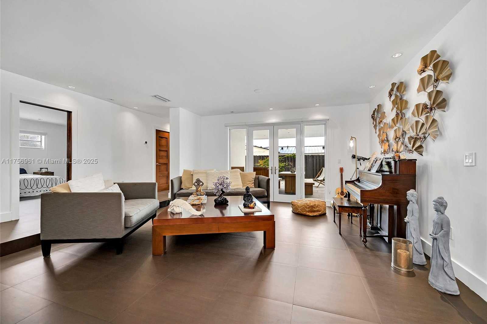 Small Image of 2120 NORTH EAST 204TH ST, Miami Number 11