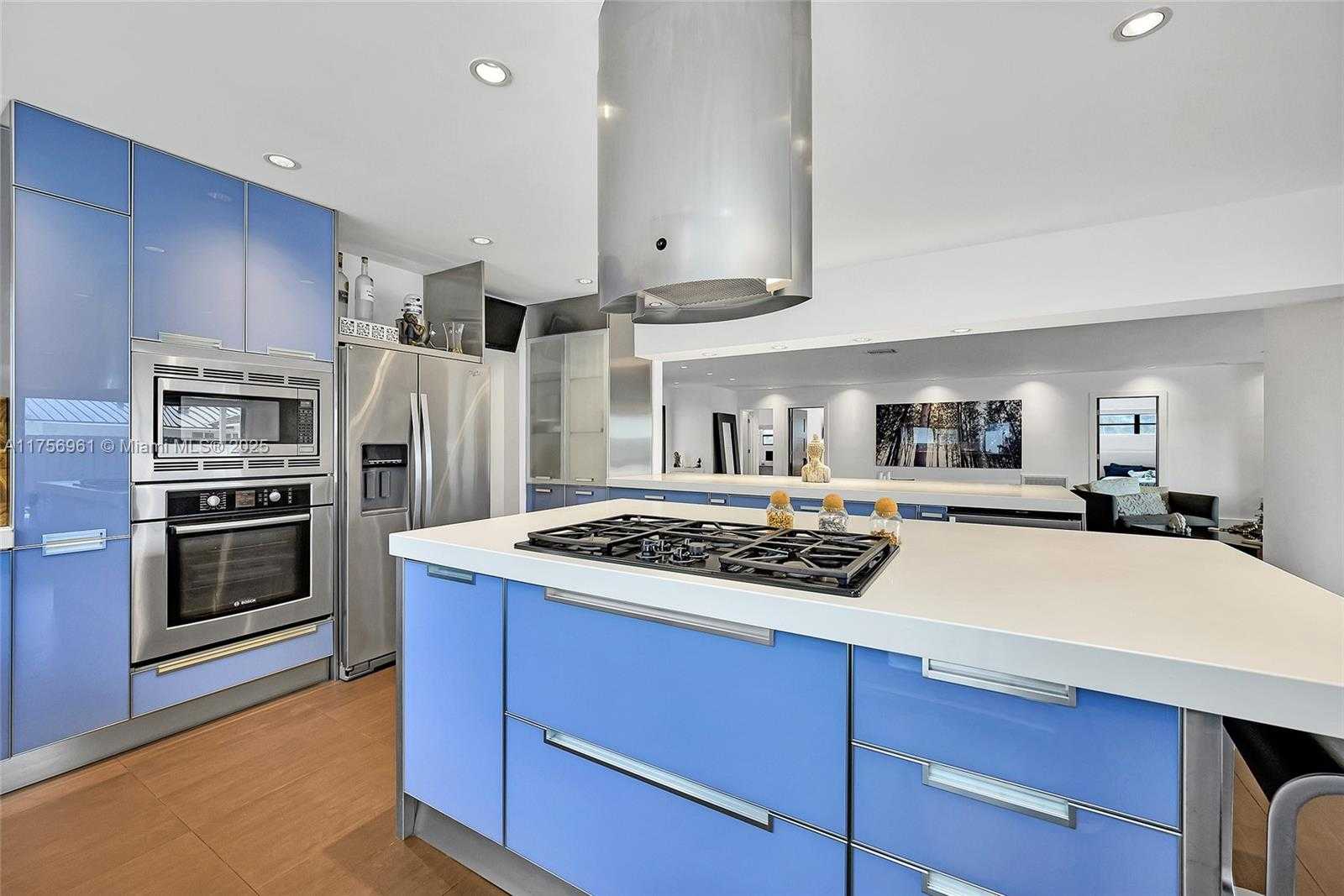 Small Image of 2120 NORTH EAST 204TH ST, Miami Number 19