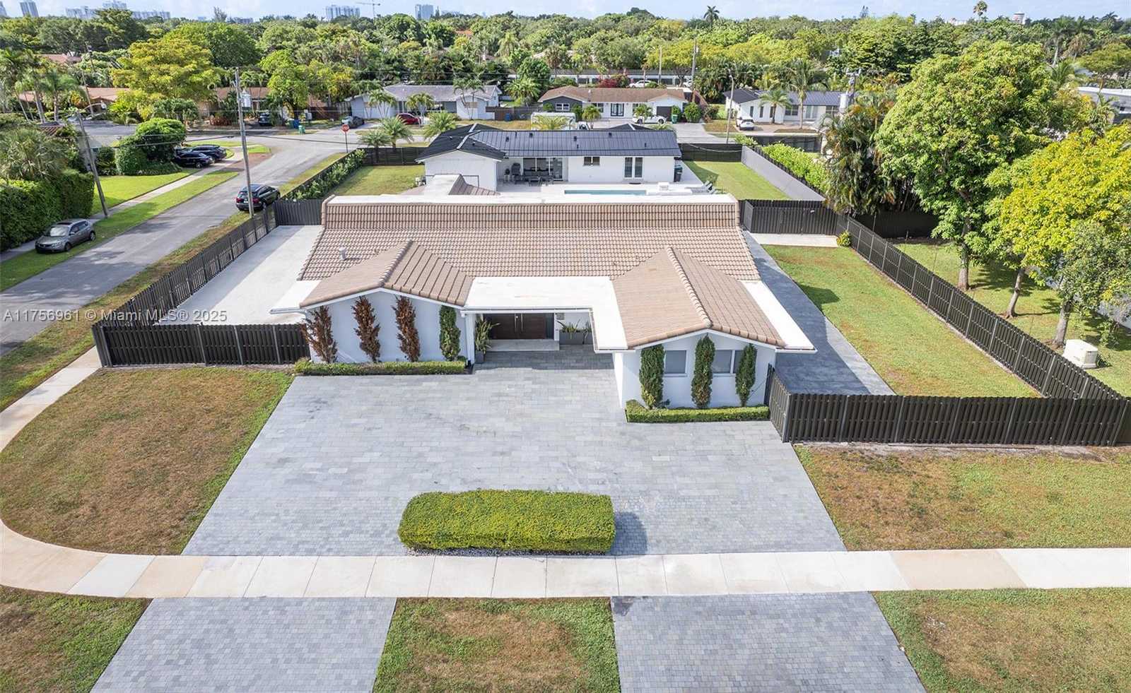 Small Image of 2120 NORTH EAST 204TH ST, Miami Number 2