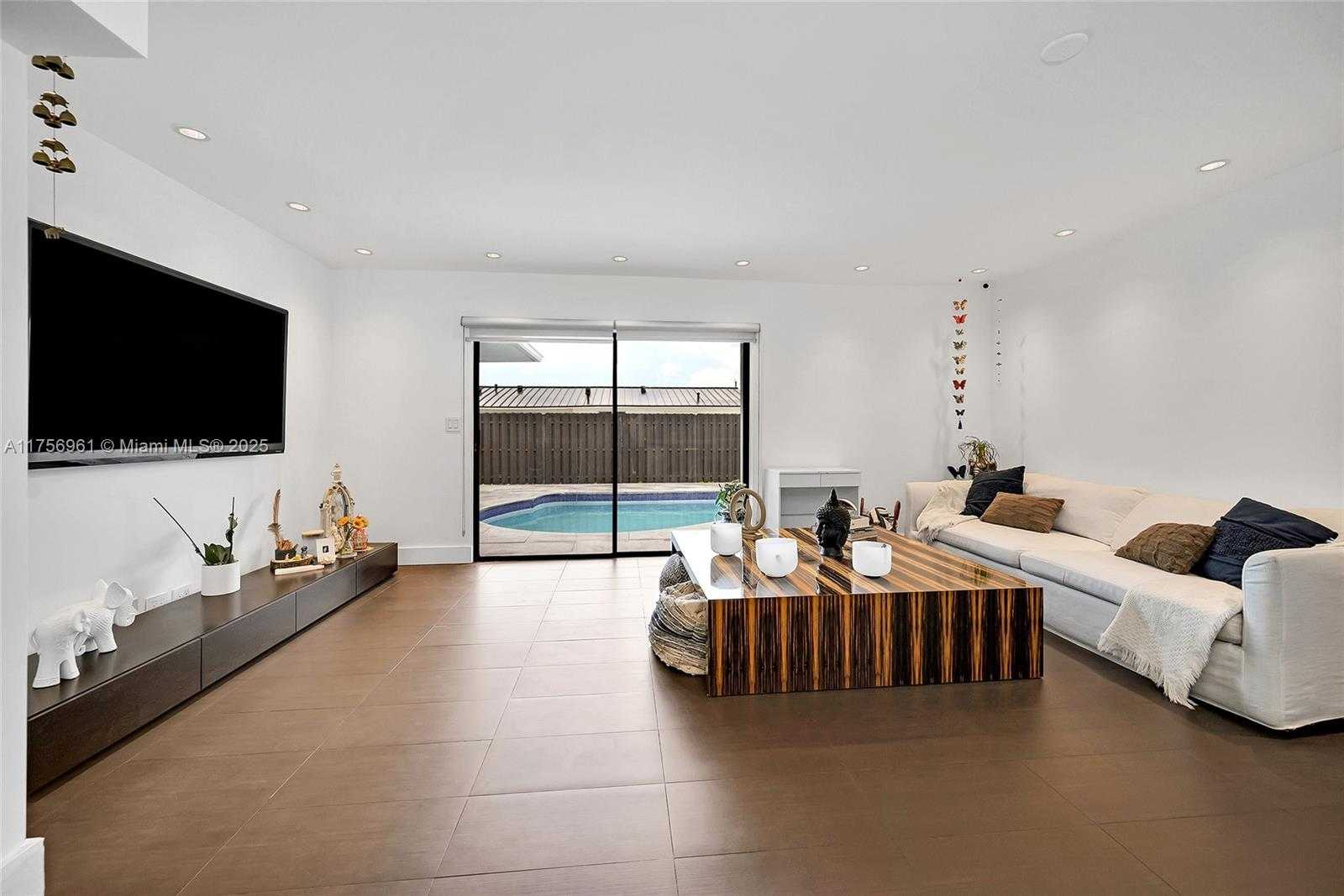 Small Image of 2120 NORTH EAST 204TH ST, Miami Number 22
