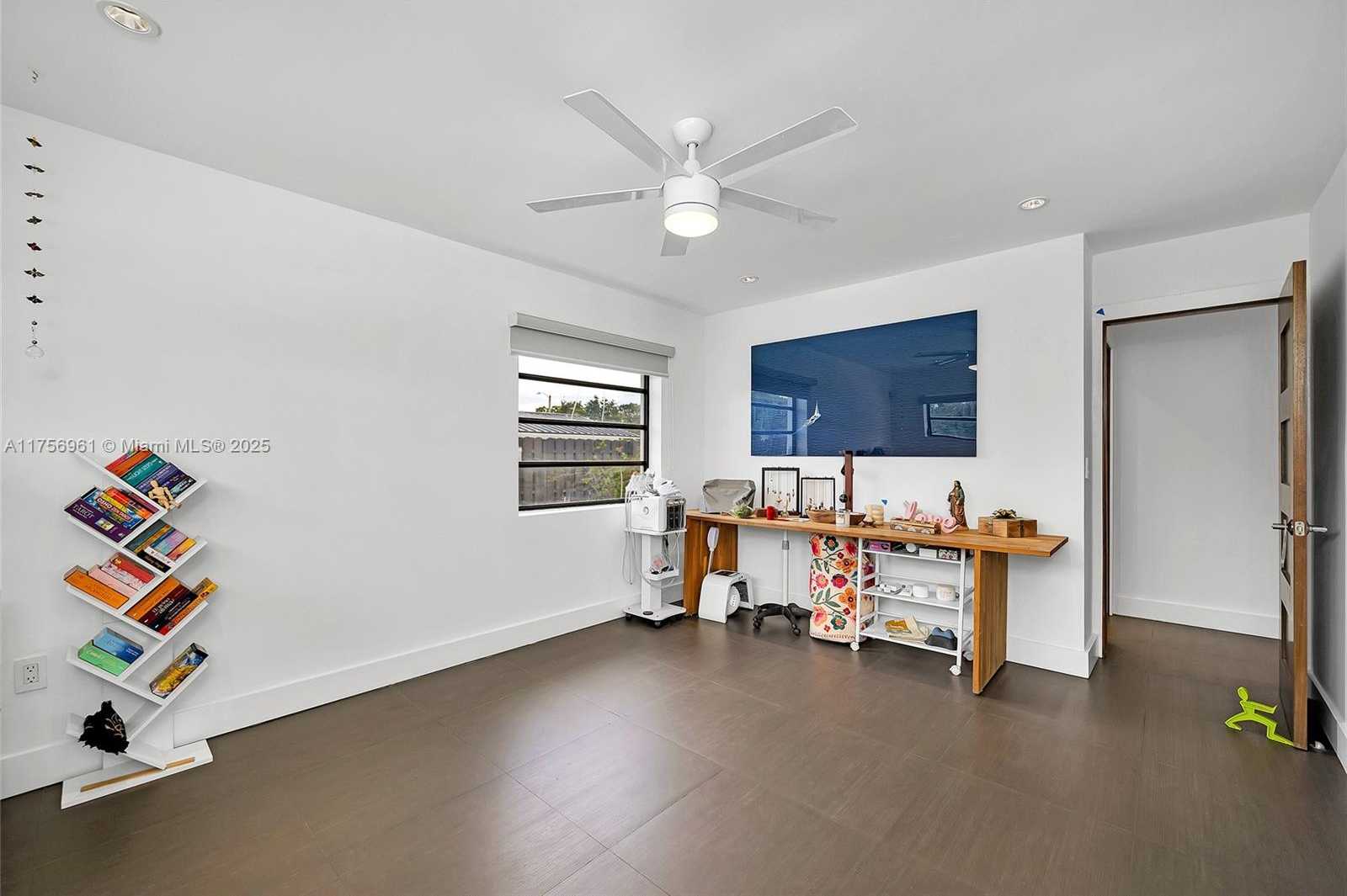 Small Image of 2120 NORTH EAST 204TH ST, Miami Number 25