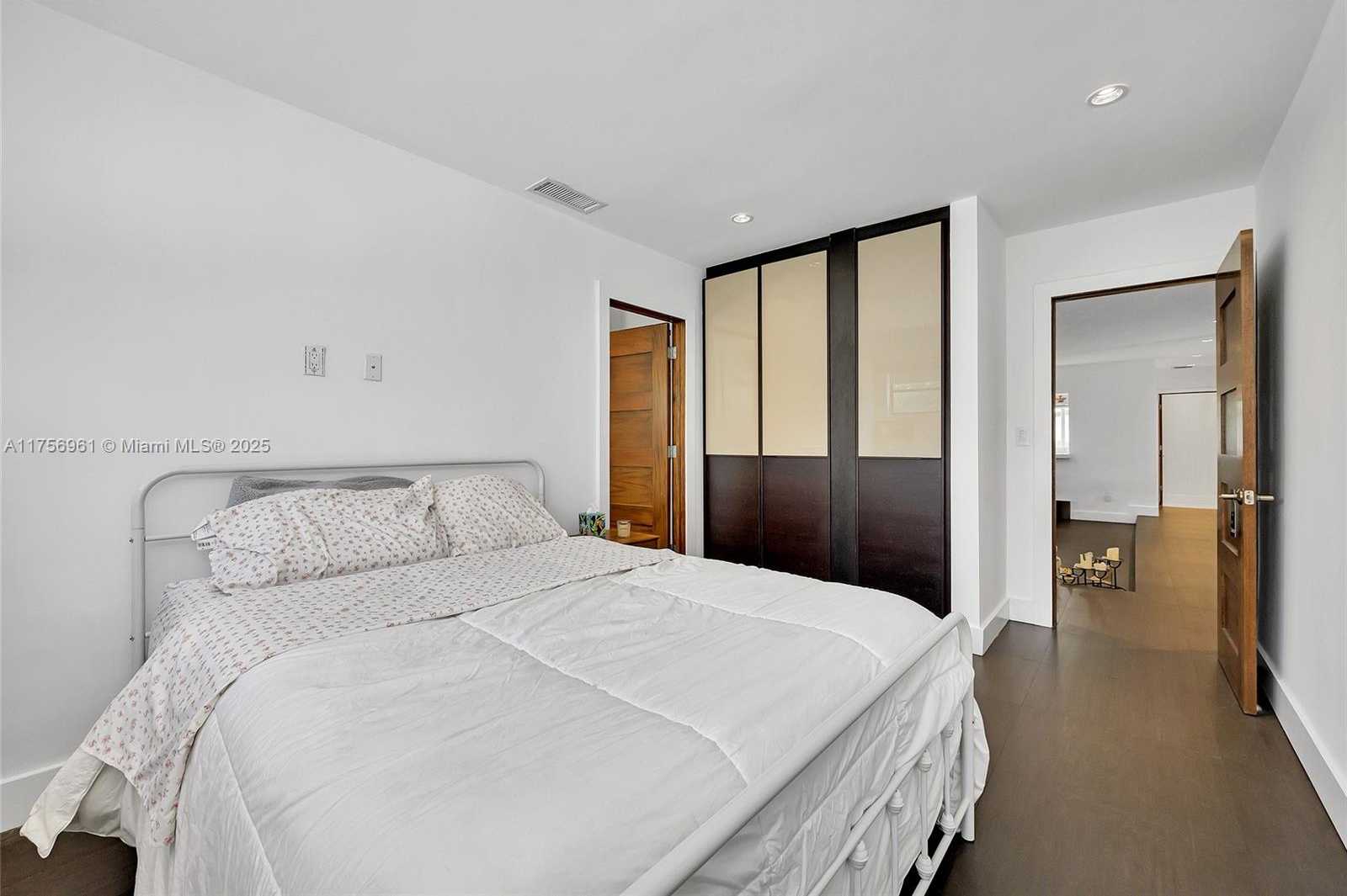 Small Image of 2120 NORTH EAST 204TH ST, Miami Number 28