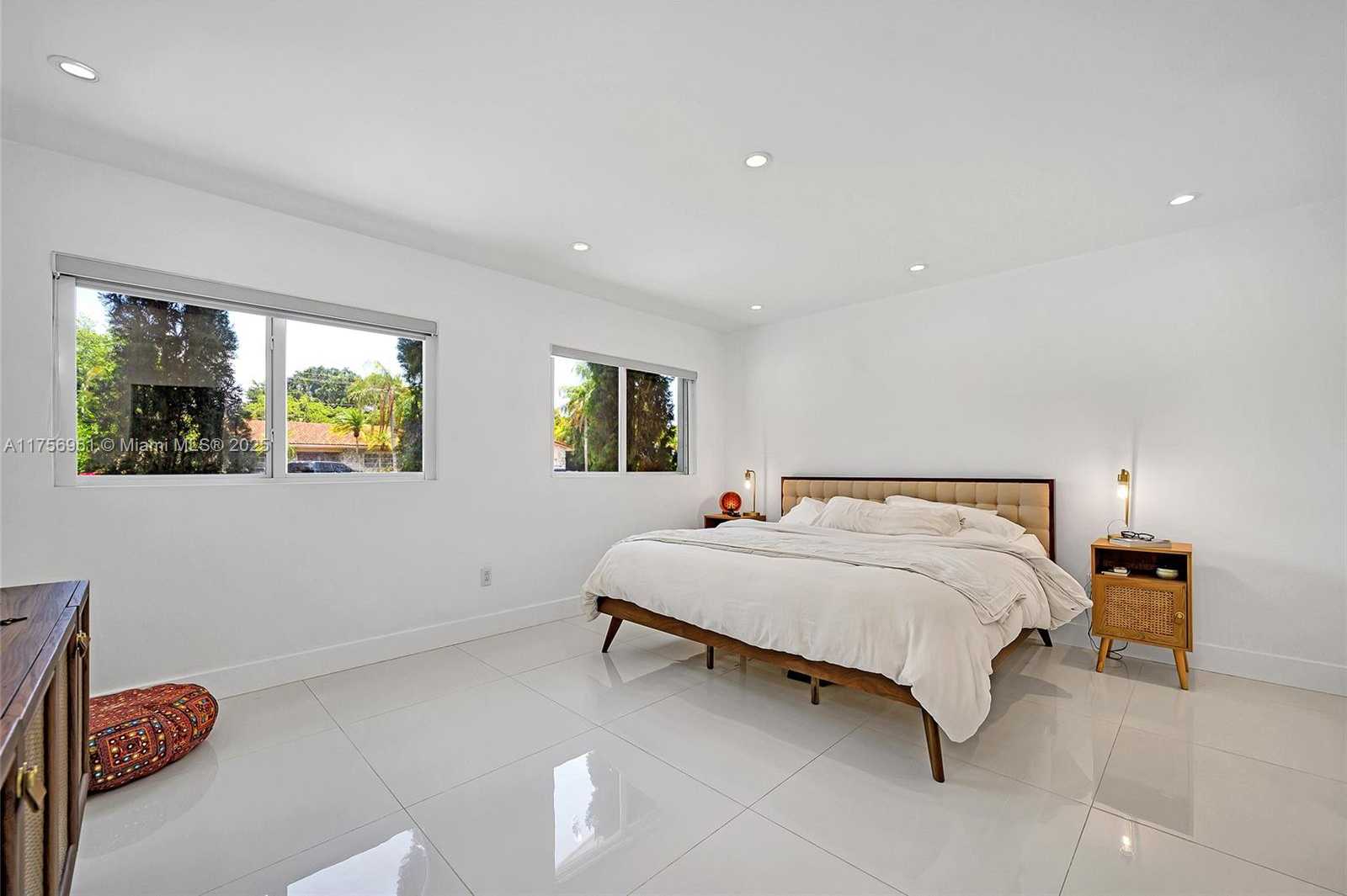 Small Image of 2120 NORTH EAST 204TH ST, Miami Number 33