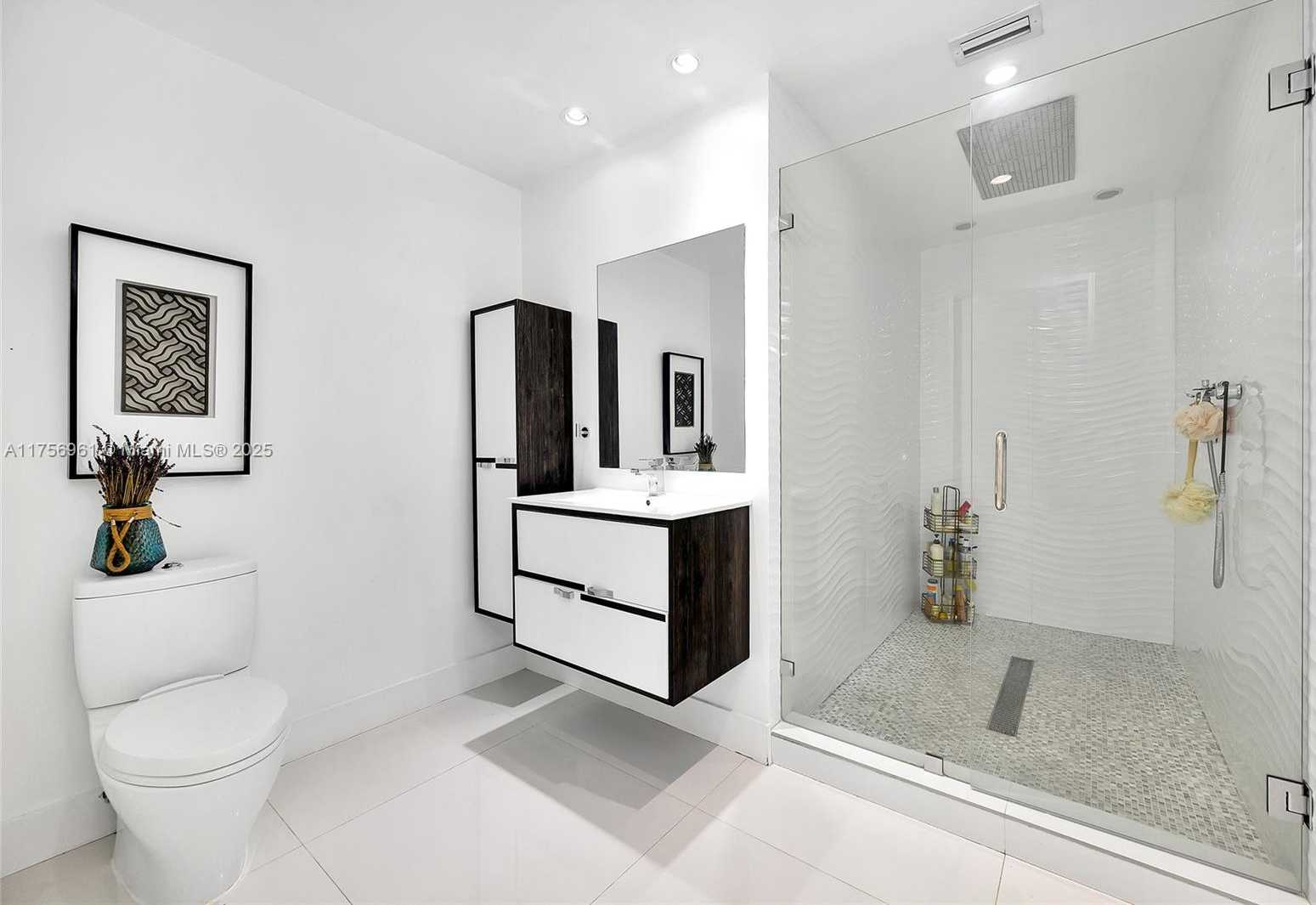 Small Image of 2120 NORTH EAST 204TH ST, Miami Number 36