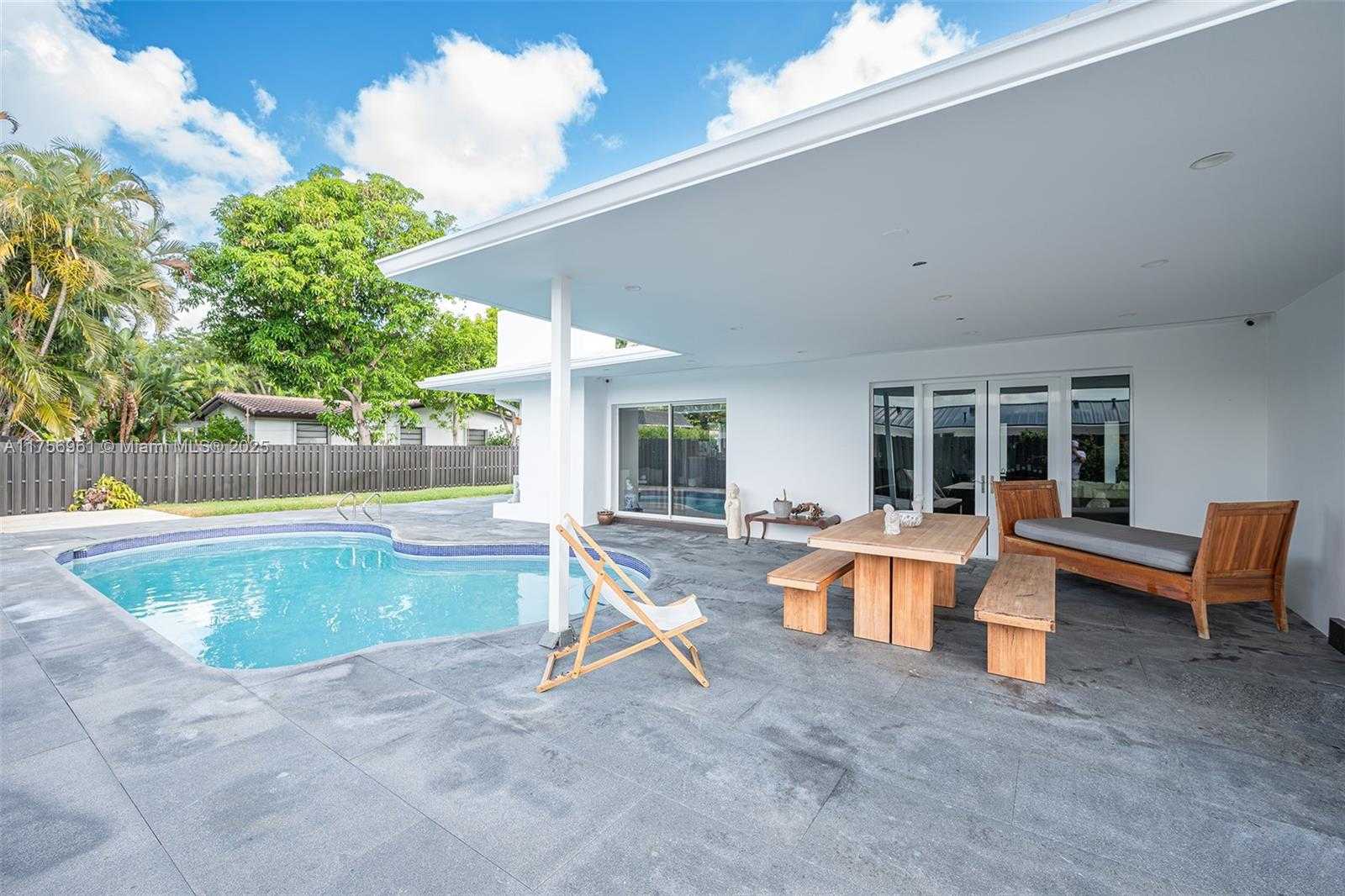 Small Image of 2120 NORTH EAST 204TH ST, Miami Number 39