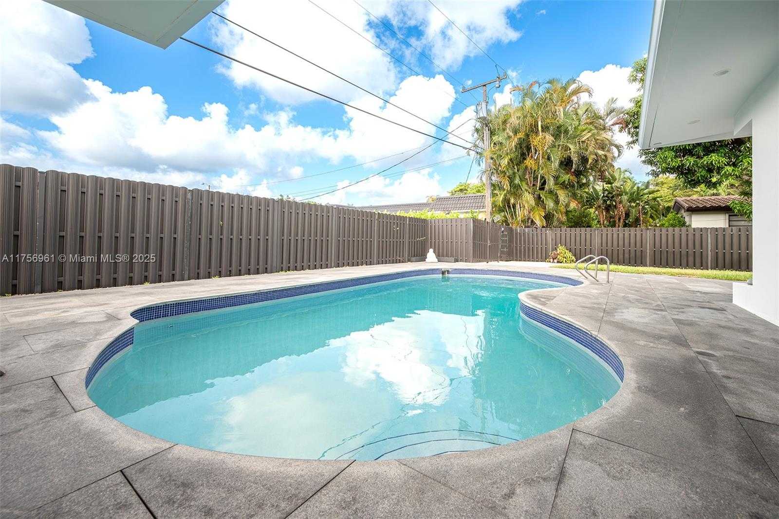 Small Image of 2120 NORTH EAST 204TH ST, Miami Number 40