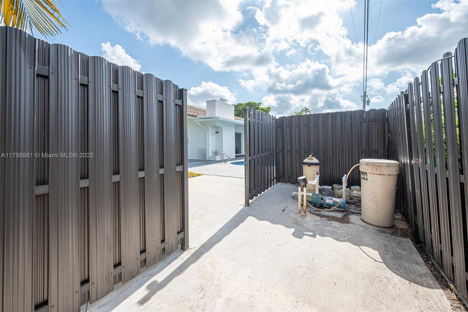 Small Image of 2120 NORTH EAST 204TH ST, Miami Number 43