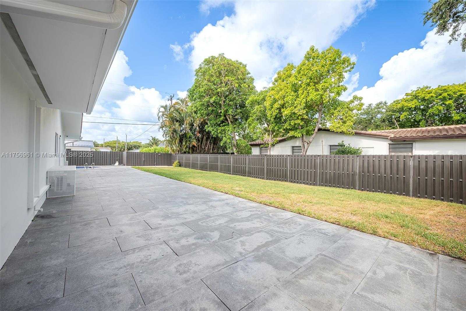 Small Image of 2120 NORTH EAST 204TH ST, Miami Number 44