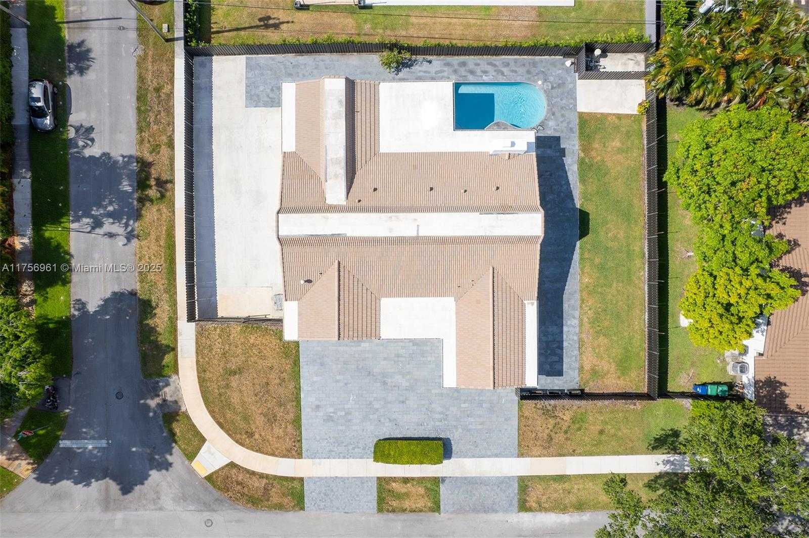 Small Image of 2120 NORTH EAST 204TH ST, Miami Number 46