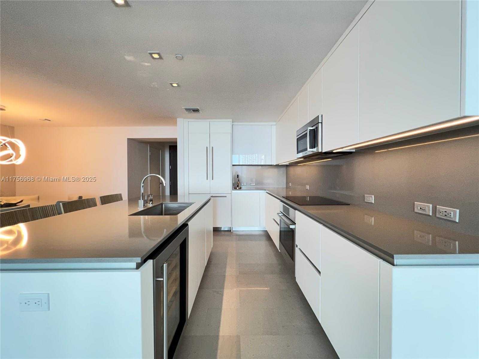 Small Image of 68 SOUTH EAST 6TH ST #1003, Miami Number 17