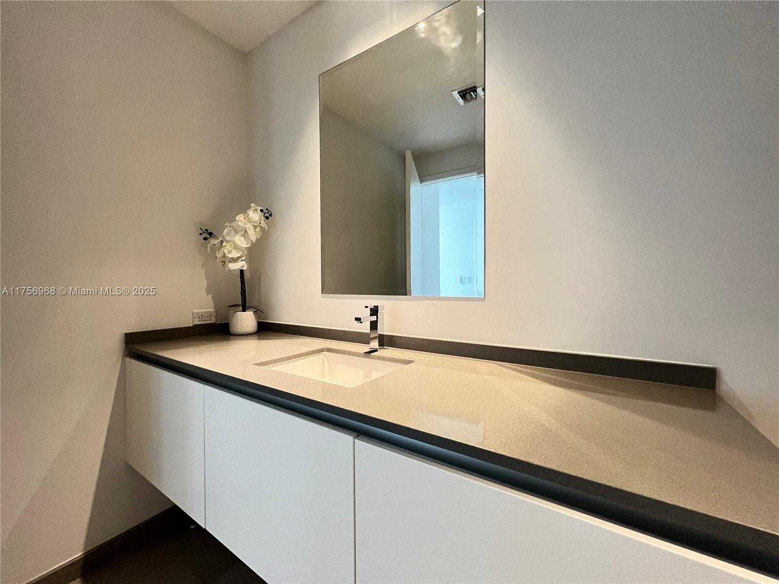 Small Image of 68 SOUTH EAST 6TH ST #1003, Miami Number 23