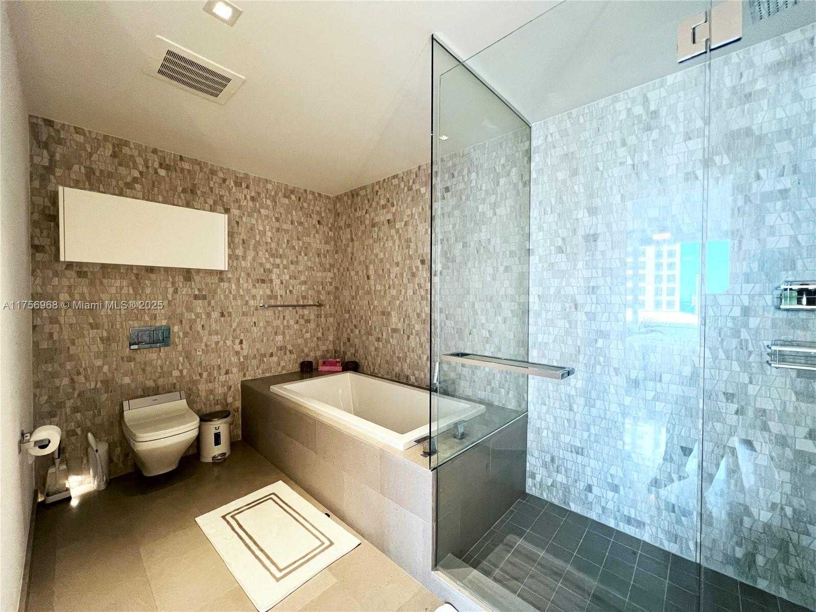 Small Image of 68 SOUTH EAST 6TH ST #1003, Miami Number 30