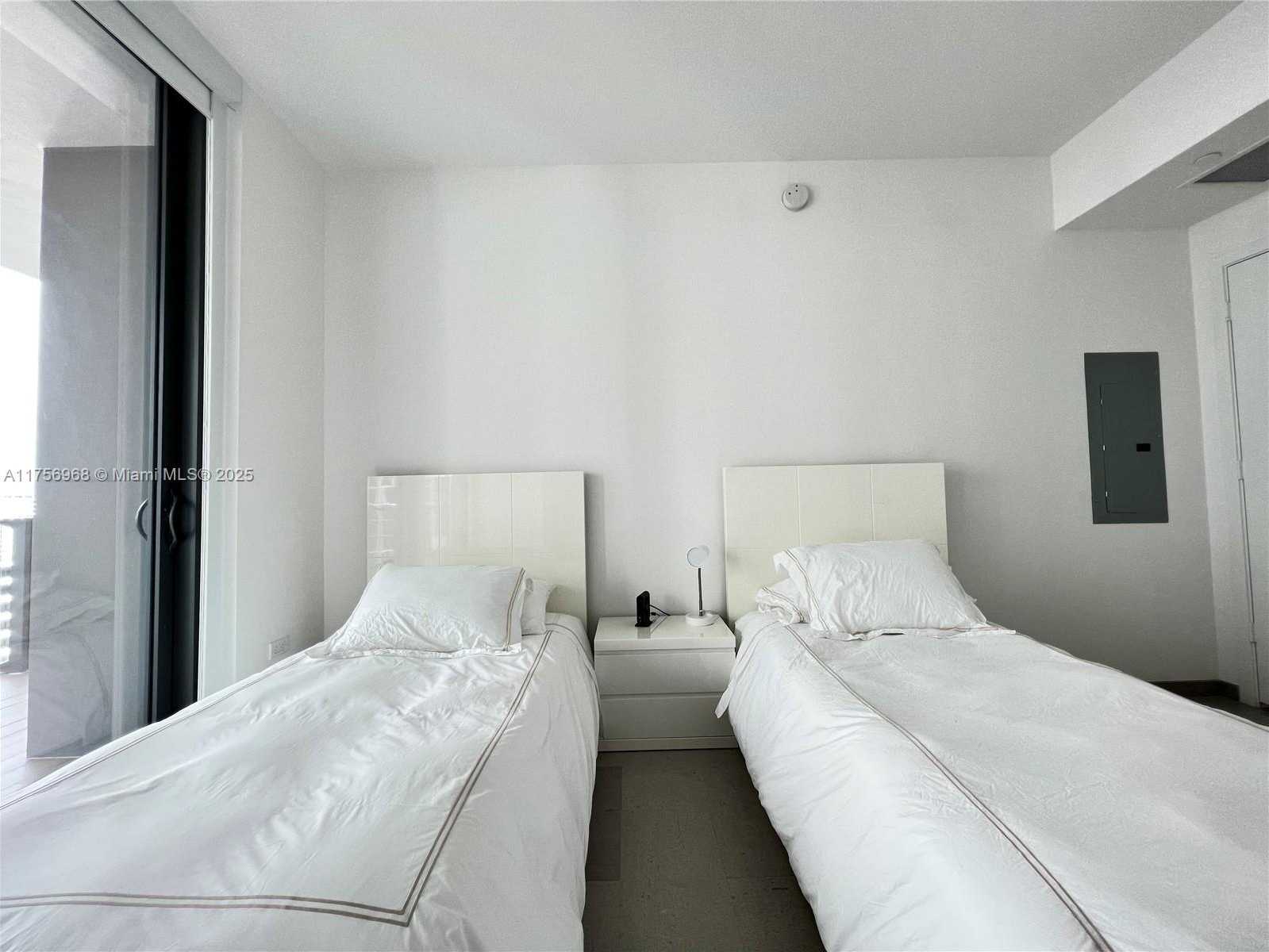 Small Image of 68 SOUTH EAST 6TH ST #1003, Miami Number 32