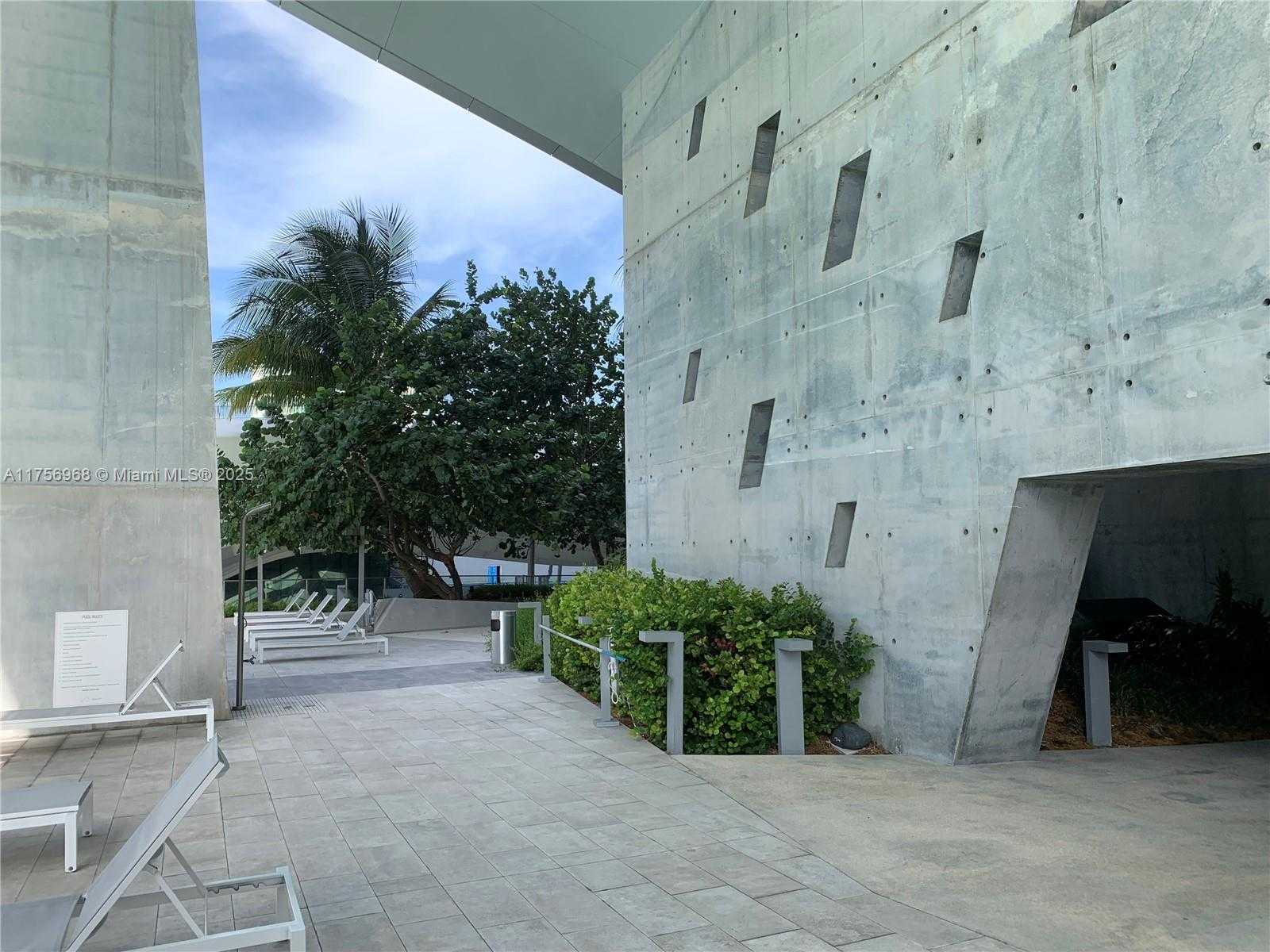 Small Image of 68 SOUTH EAST 6TH ST #1003, Miami Number 44