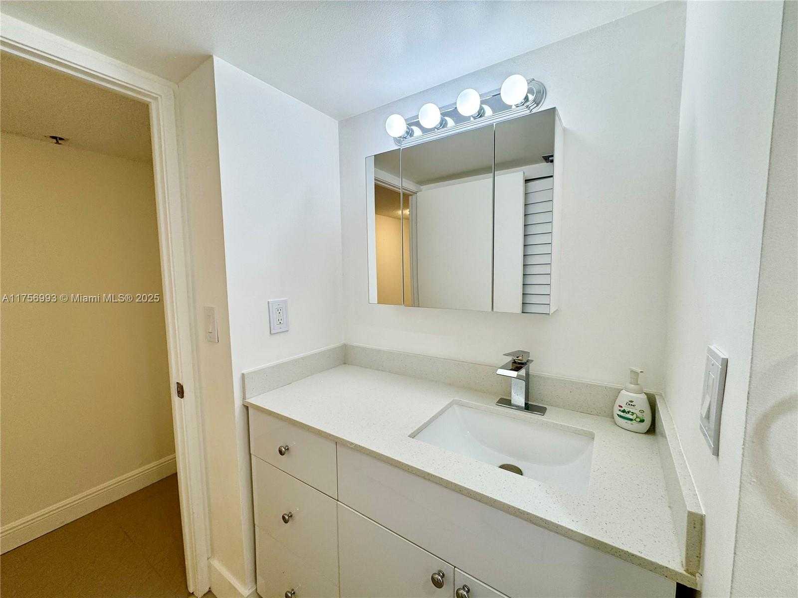 Small Image of 210 174TH ST #615, Sunny Isles Beach Number 14
