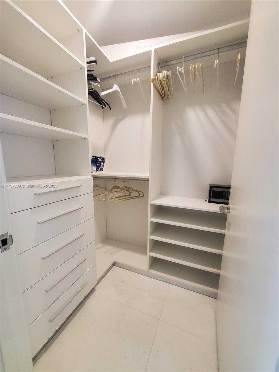 Small Image of 16901 COLLINS AVE #1404, Sunny Isles Beach Number 19