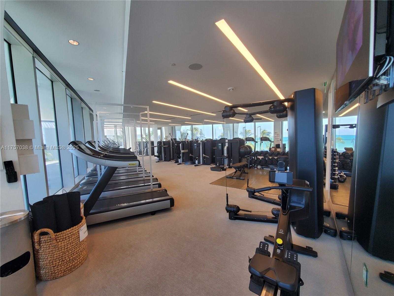 Small Image of 16901 COLLINS AVE #1404, Sunny Isles Beach Number 32