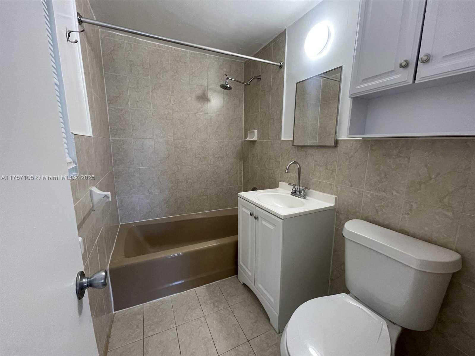 Small Image of 218 SANTILLANE AVE #8, Coral Gables Number 15