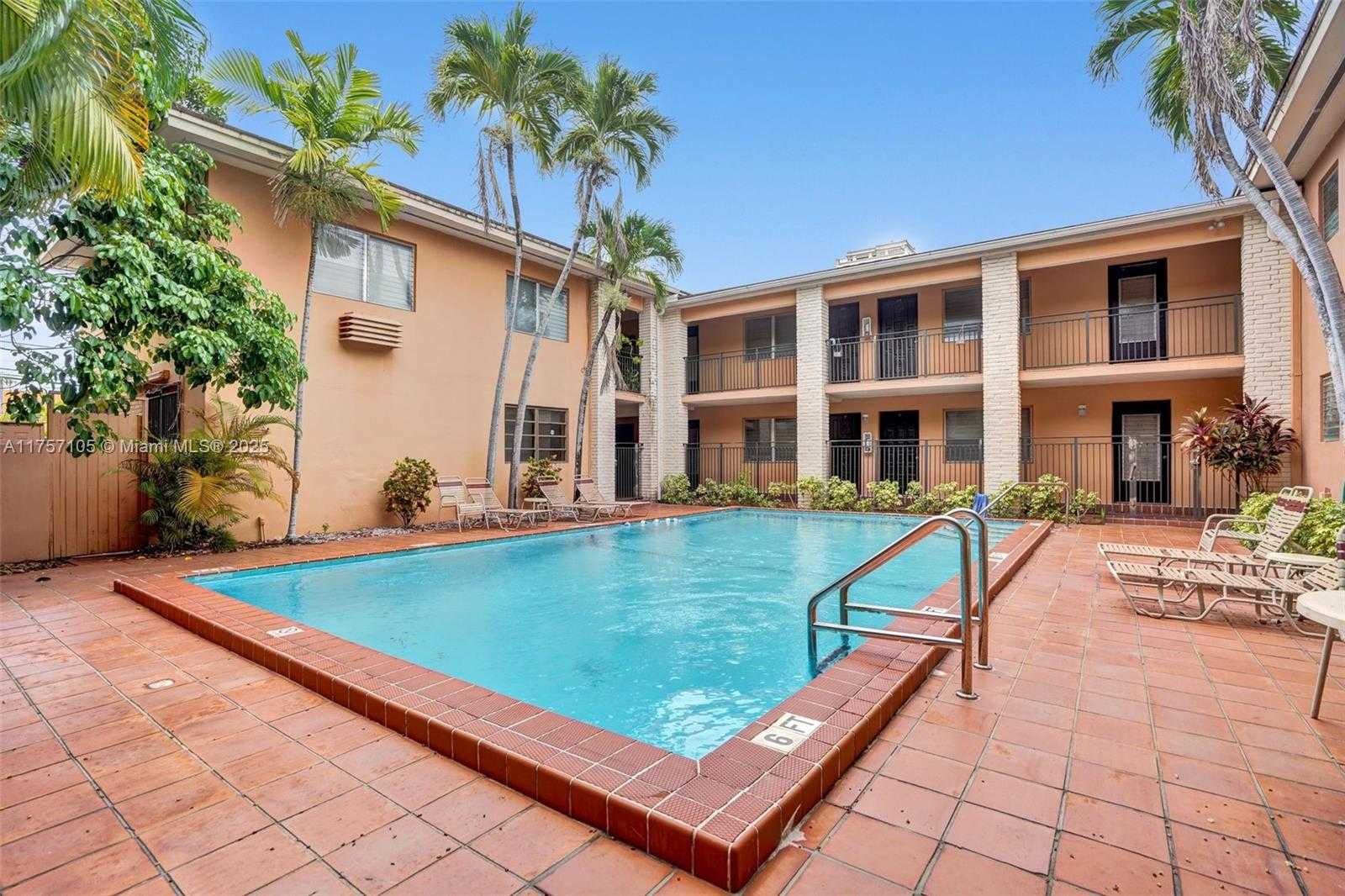 Small Image of 218 SANTILLANE AVE #8, Coral Gables Number 18