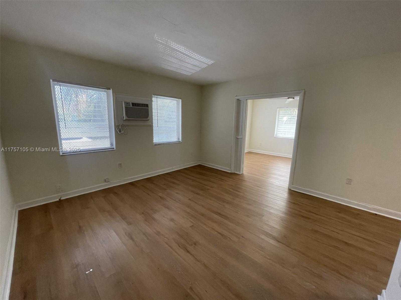 Small Image of 218 SANTILLANE AVE #8, Coral Gables Number 3
