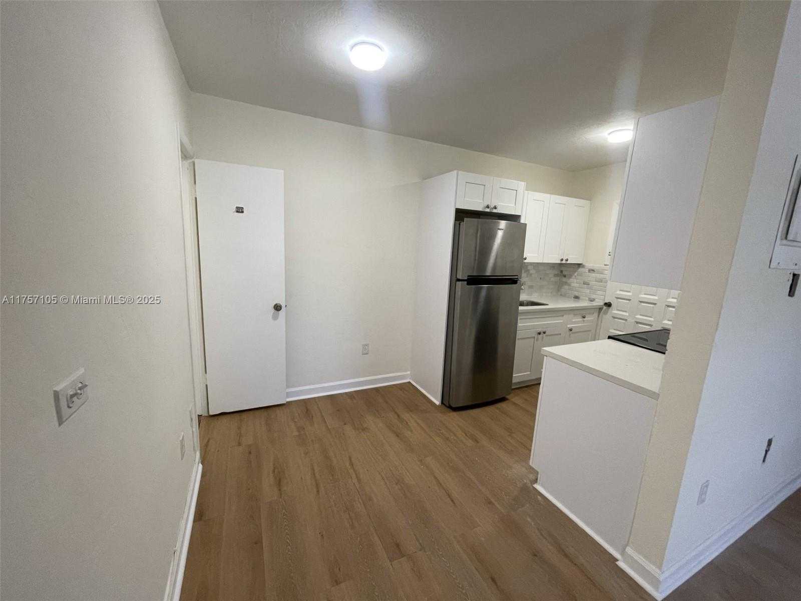 Small Image of 218 SANTILLANE AVE #8, Coral Gables Number 6