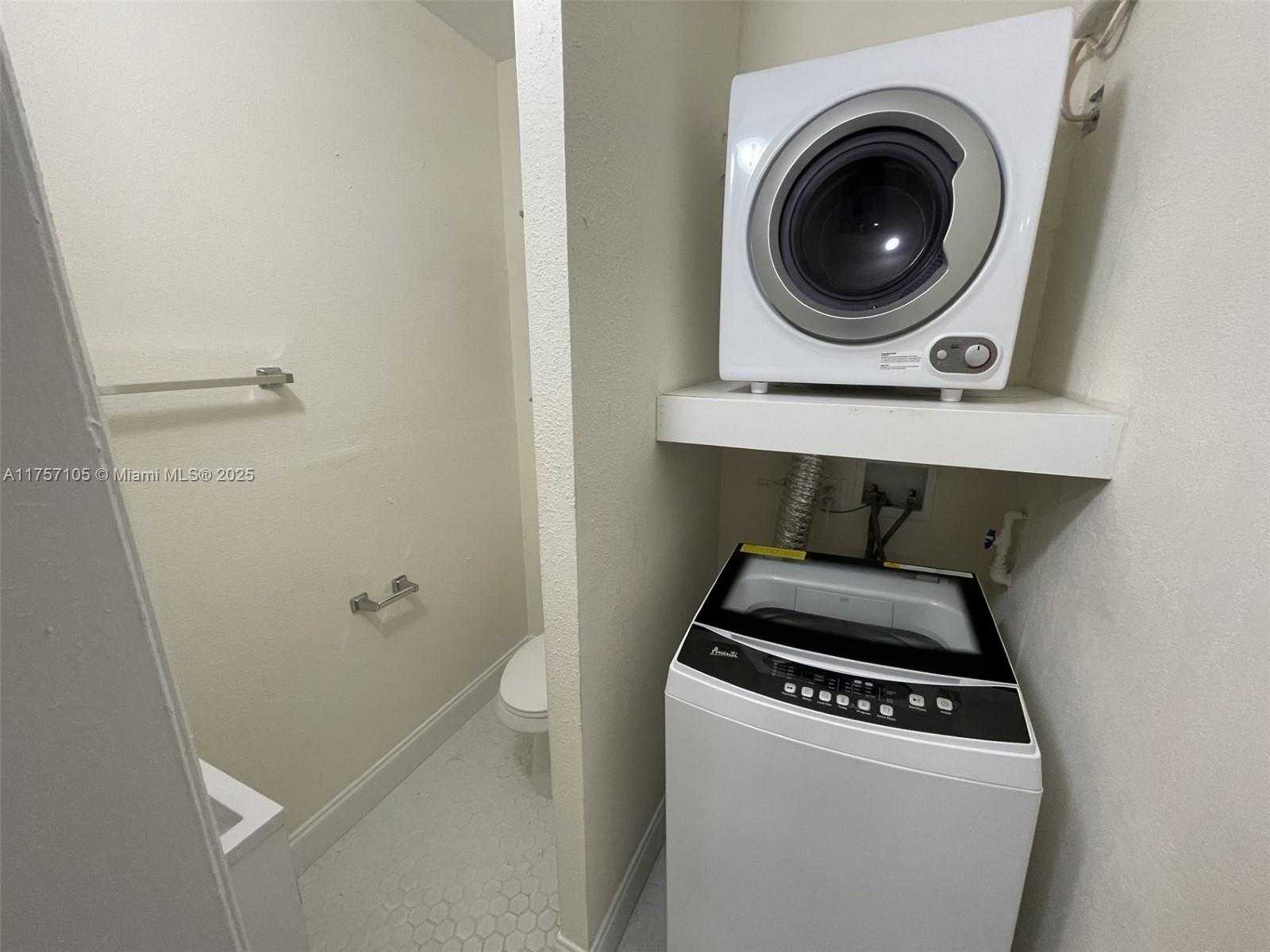 Small Image of 218 SANTILLANE AVE #8, Coral Gables Number 9