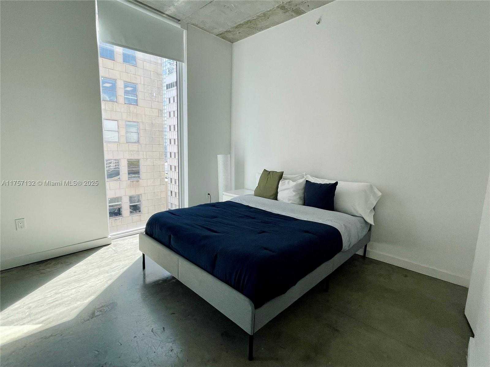 Small Image of 151 #802, Miami Number 6