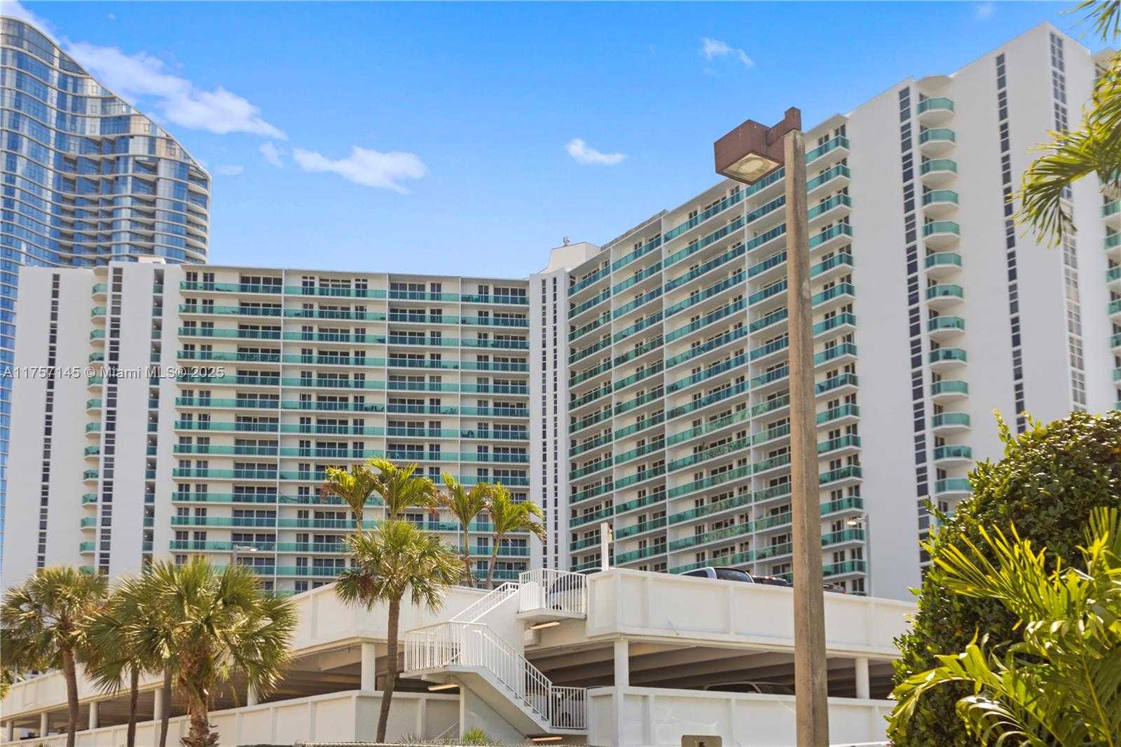 Small Image of 100 BAYVIEW DR #307, Sunny Isles Beach Number 24