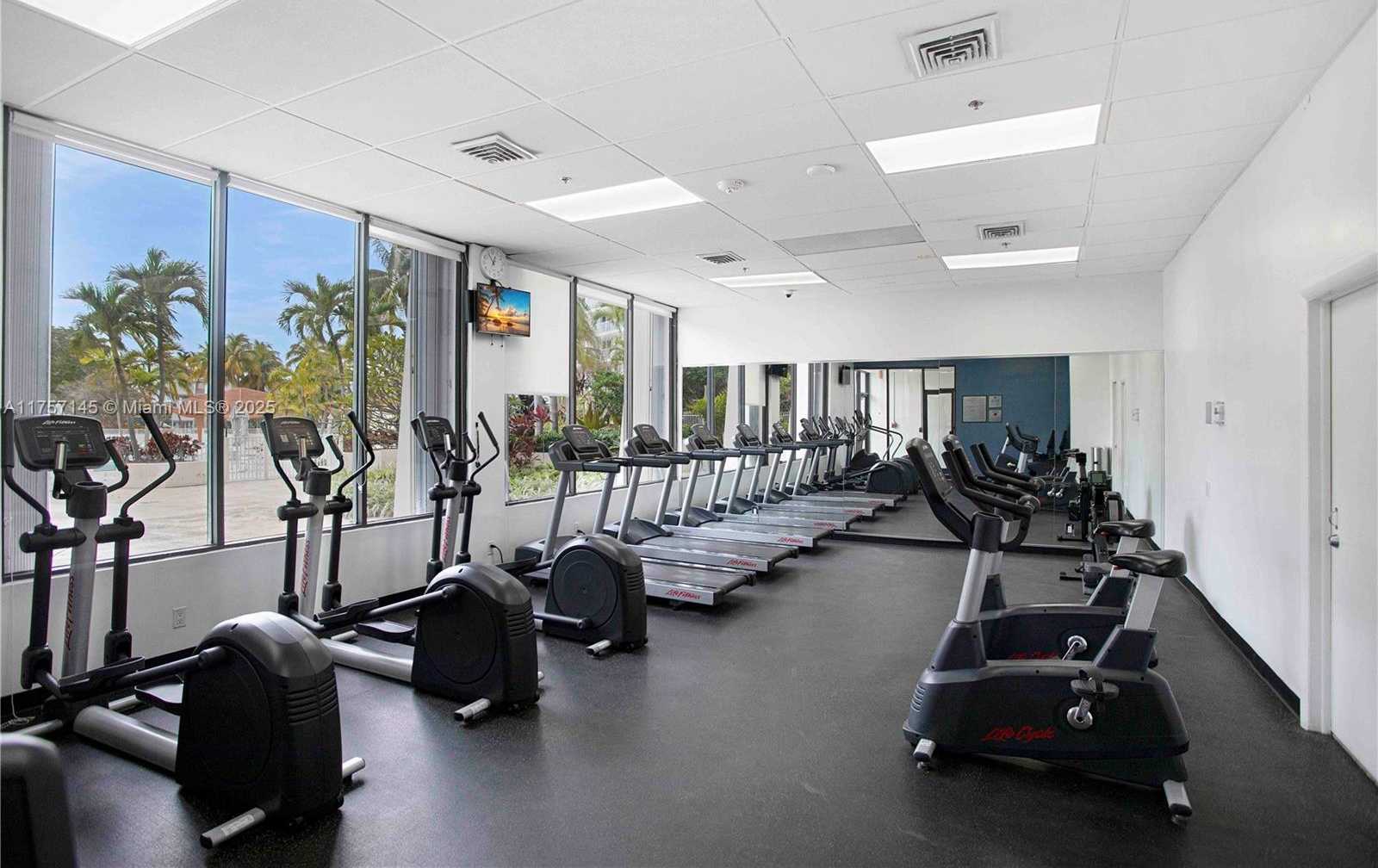 Small Image of 100 BAYVIEW DR #307, Sunny Isles Beach Number 26