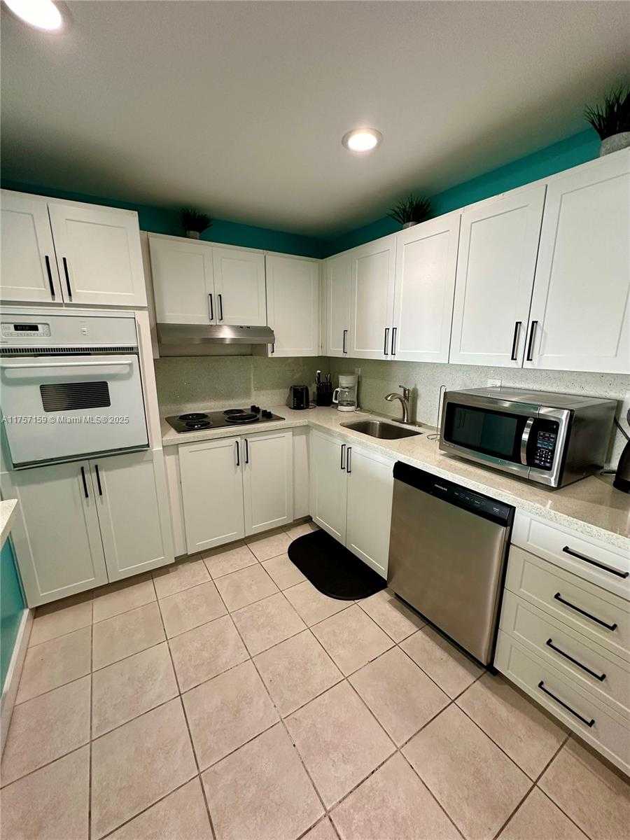 Small Image of 19370 COLLINS AVE #1203, Sunny Isles Beach Number 10