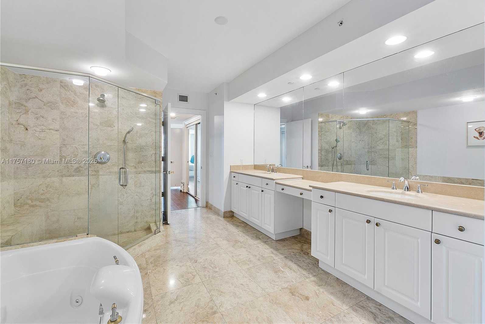 Small Image of 20201 EAST COUNTRY CLUB DR #1808, Aventura Number 16