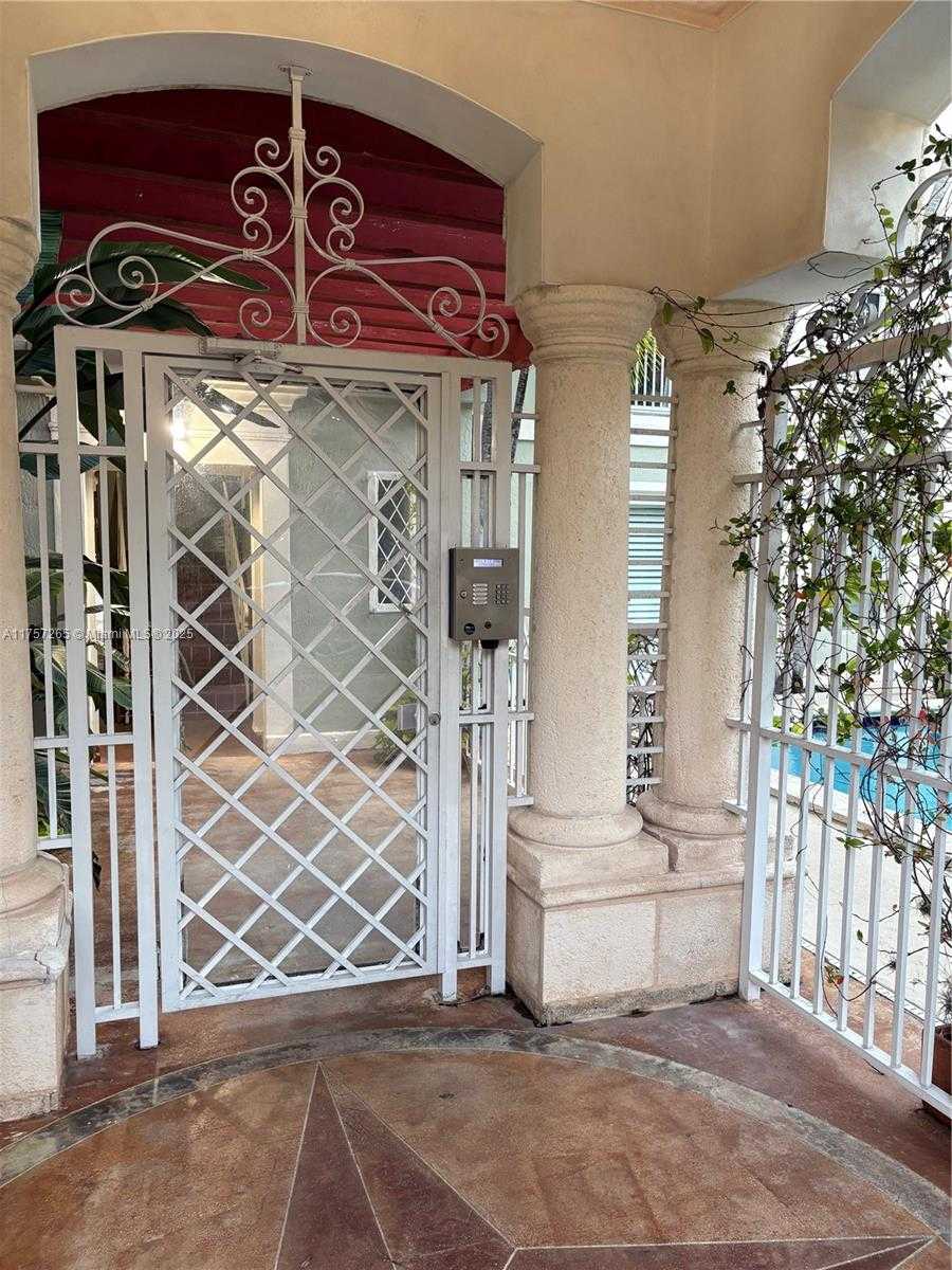 Small Image of 45 ANTILLA AVE #2K, Coral Gables Number 10