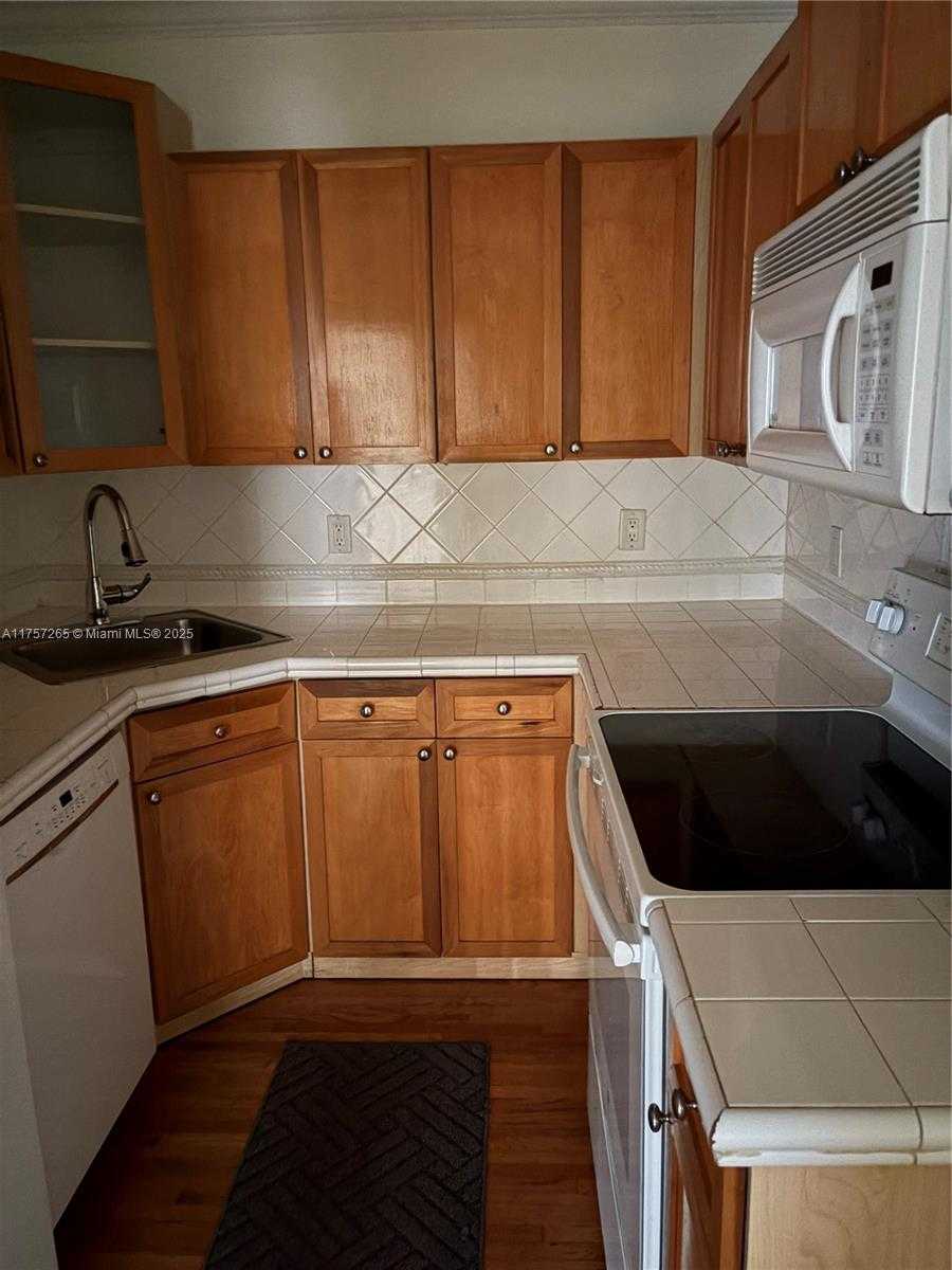 Small Image of 45 ANTILLA AVE #2K, Coral Gables Number 15