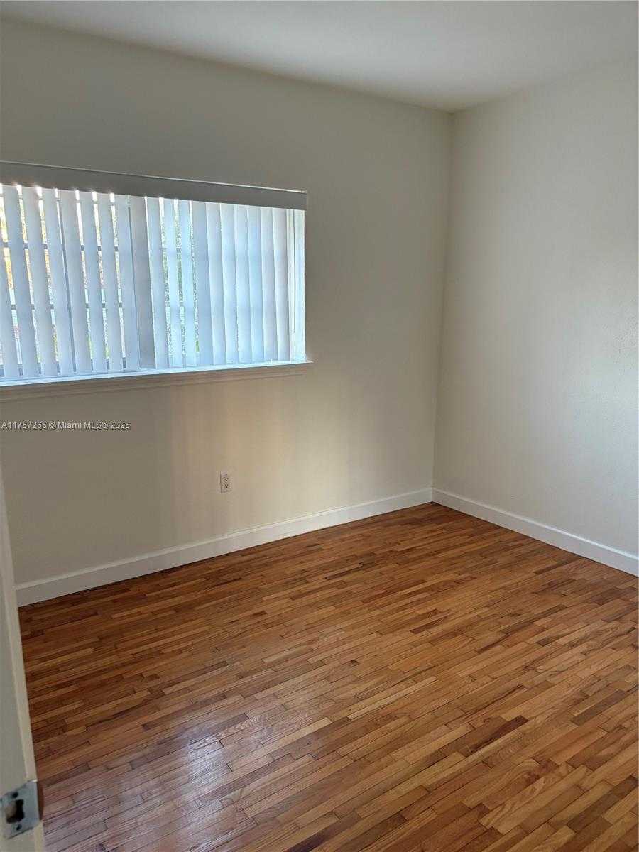 Small Image of 45 ANTILLA AVE #2K, Coral Gables Number 17