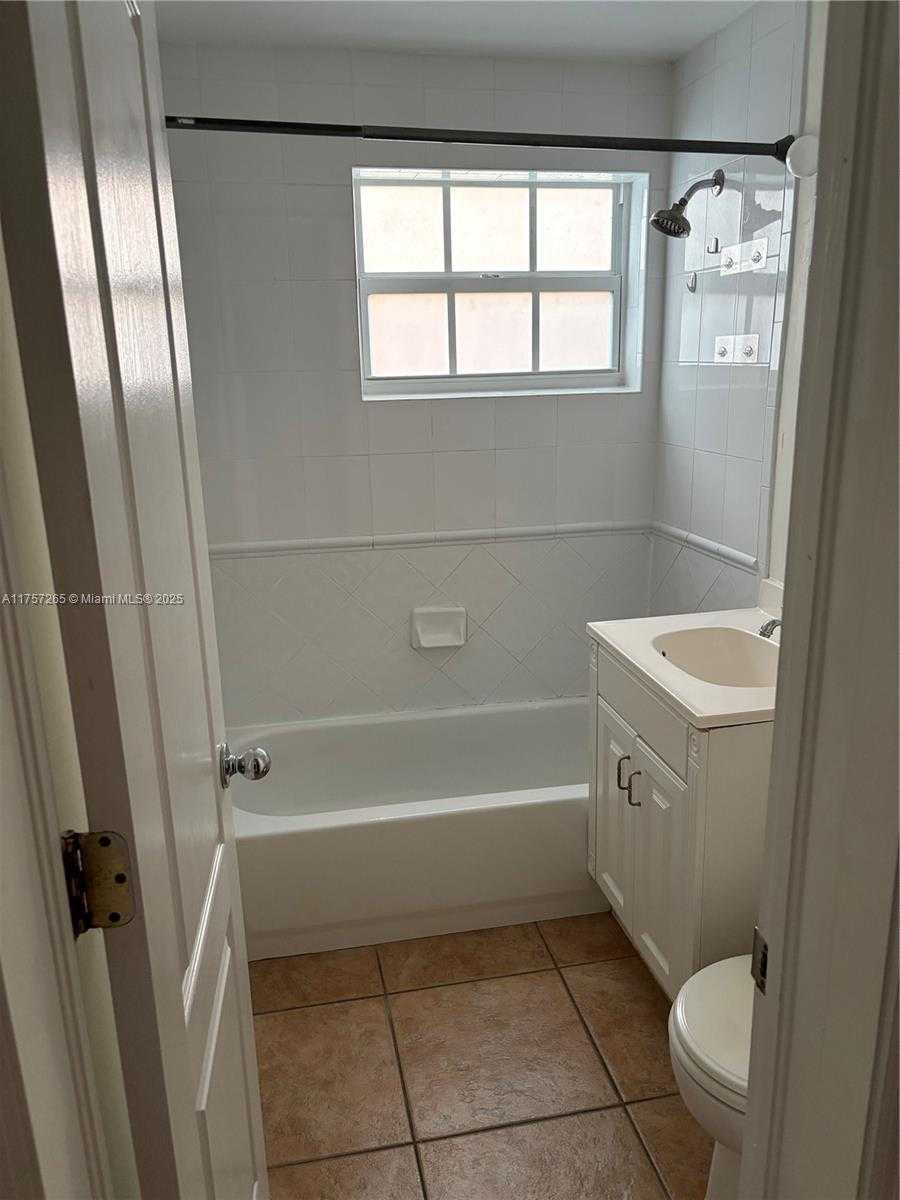 Small Image of 45 ANTILLA AVE #2K, Coral Gables Number 19