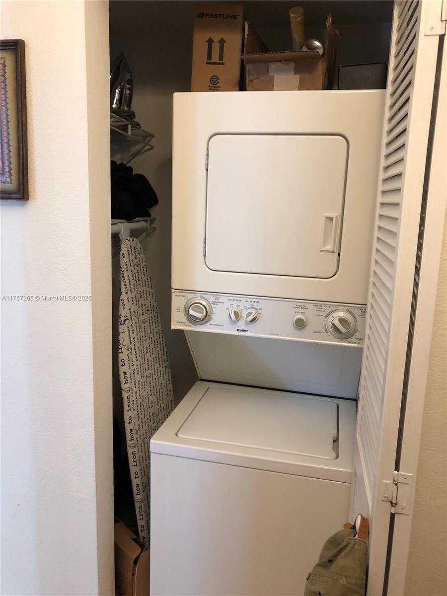 Small Image of 45 ANTILLA AVE #2K, Coral Gables Number 8