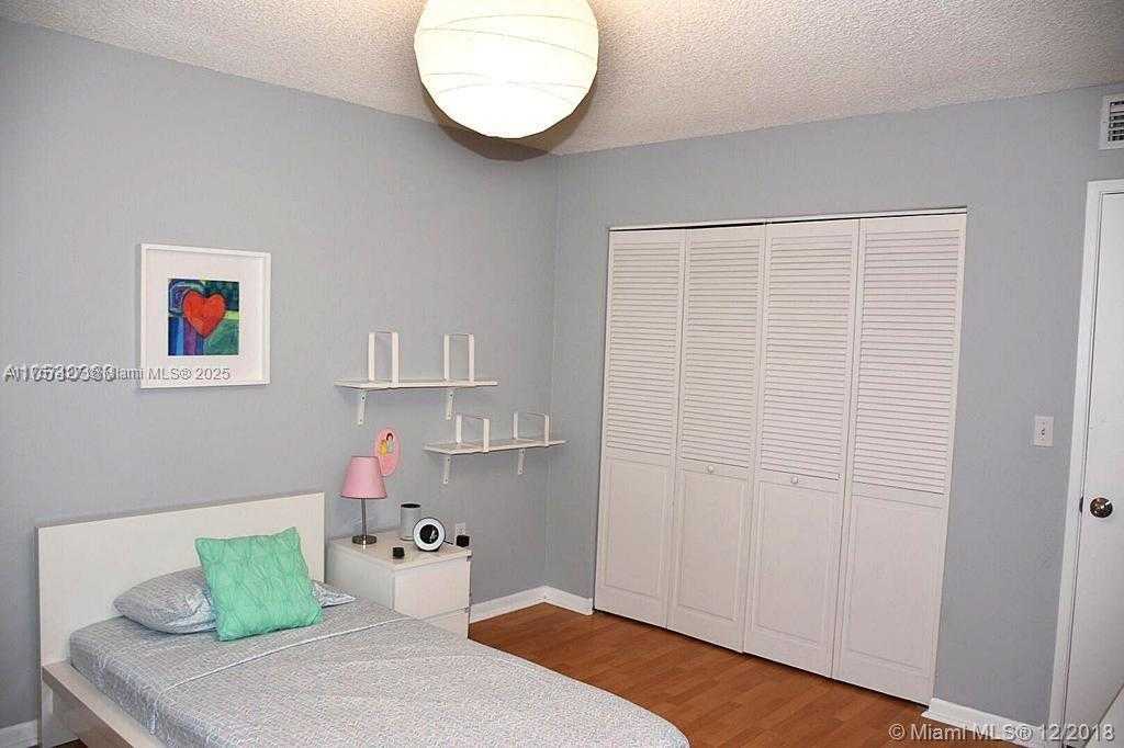 Small Image of 4671 NORTH WEST 97TH CT #26, Doral Number 11