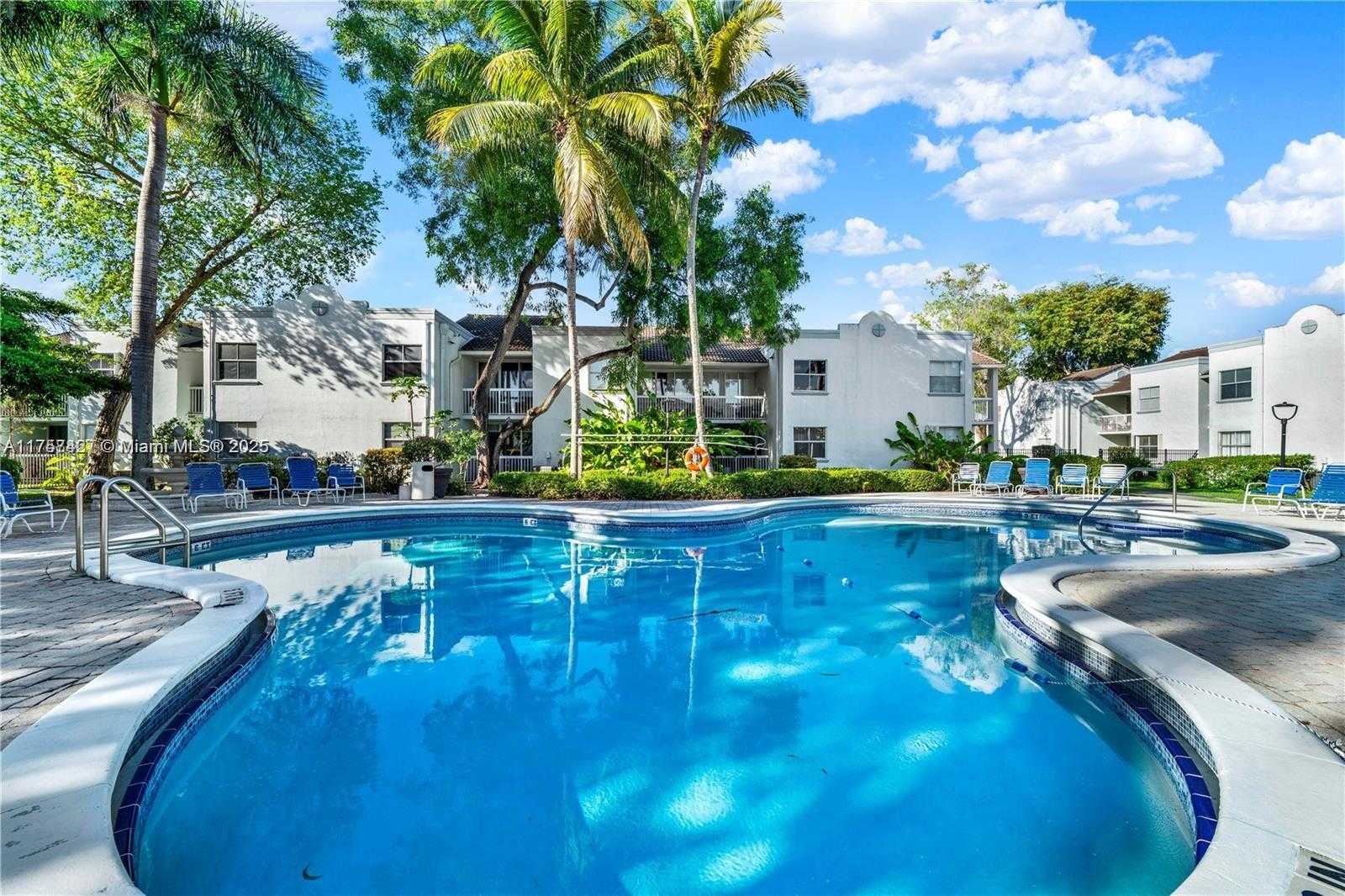 Small Image of 4671 NORTH WEST 97TH CT #26, Doral Number 15