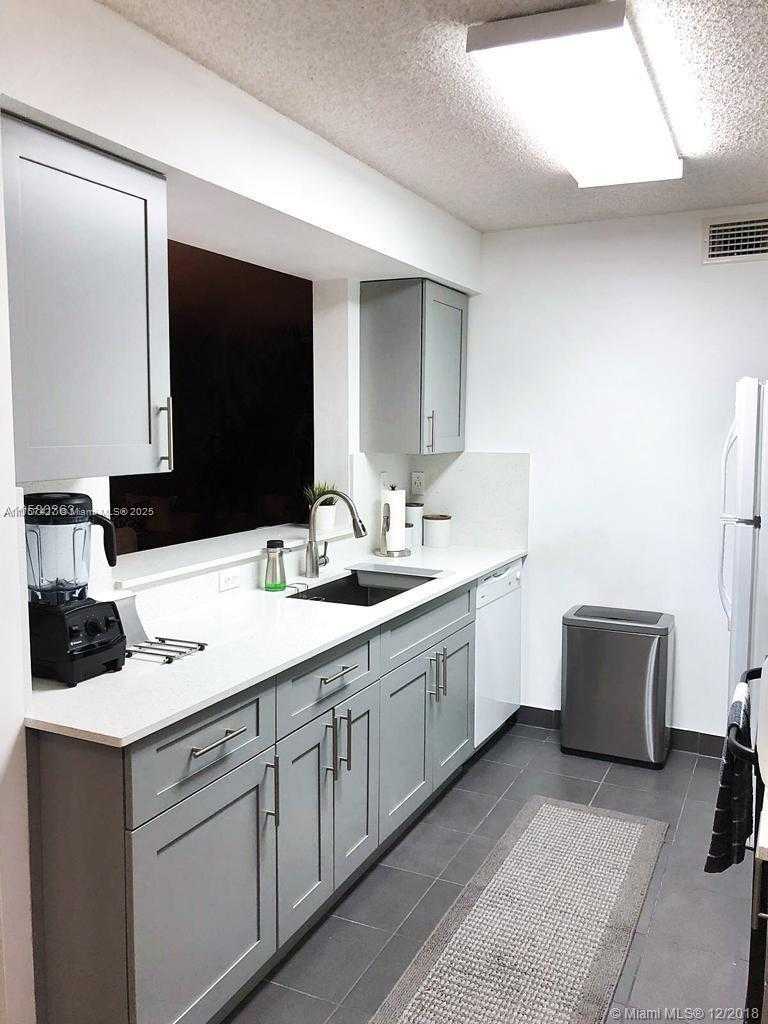 Small Image of 4671 NORTH WEST 97TH CT #26, Doral Number 3