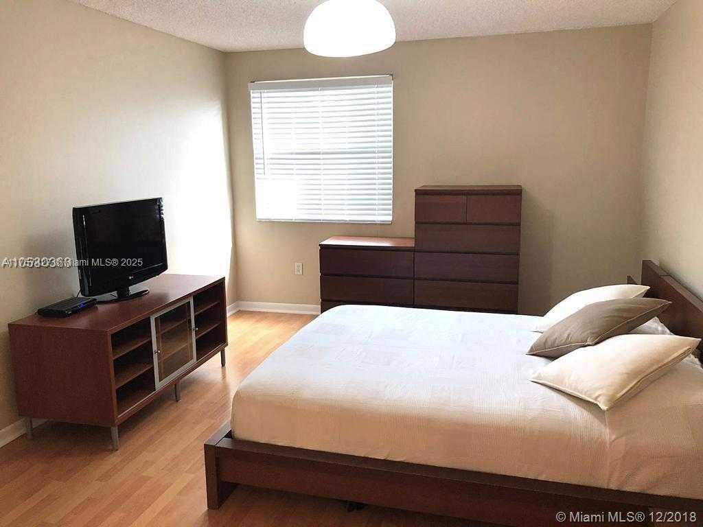 Small Image of 4671 NORTH WEST 97TH CT #26, Doral Number 5