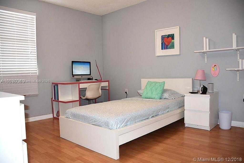 Small Image of 4671 NORTH WEST 97TH CT #26, Doral Number 8