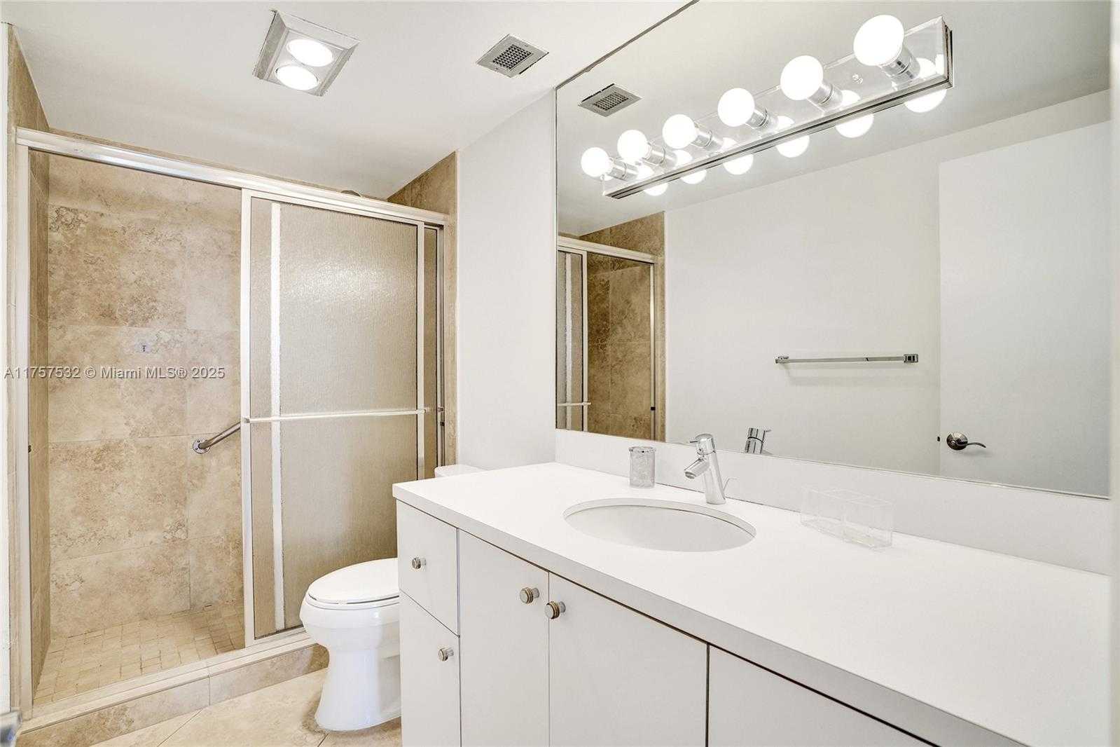 Small Image of 500 BAYVIEW DR #931, Sunny Isles Beach Number 13