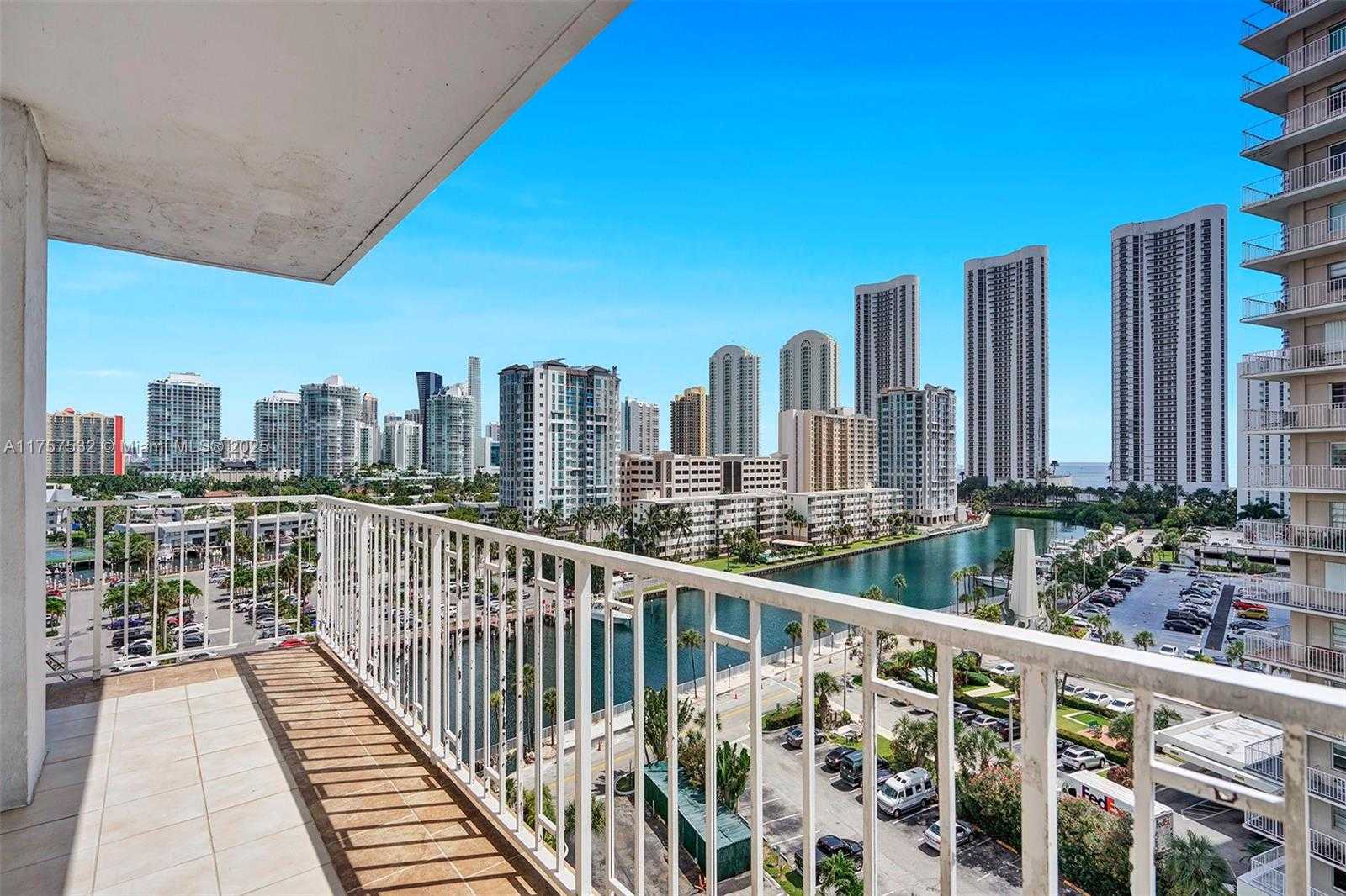 Small Image of 500 BAYVIEW DR #931, Sunny Isles Beach Number 23