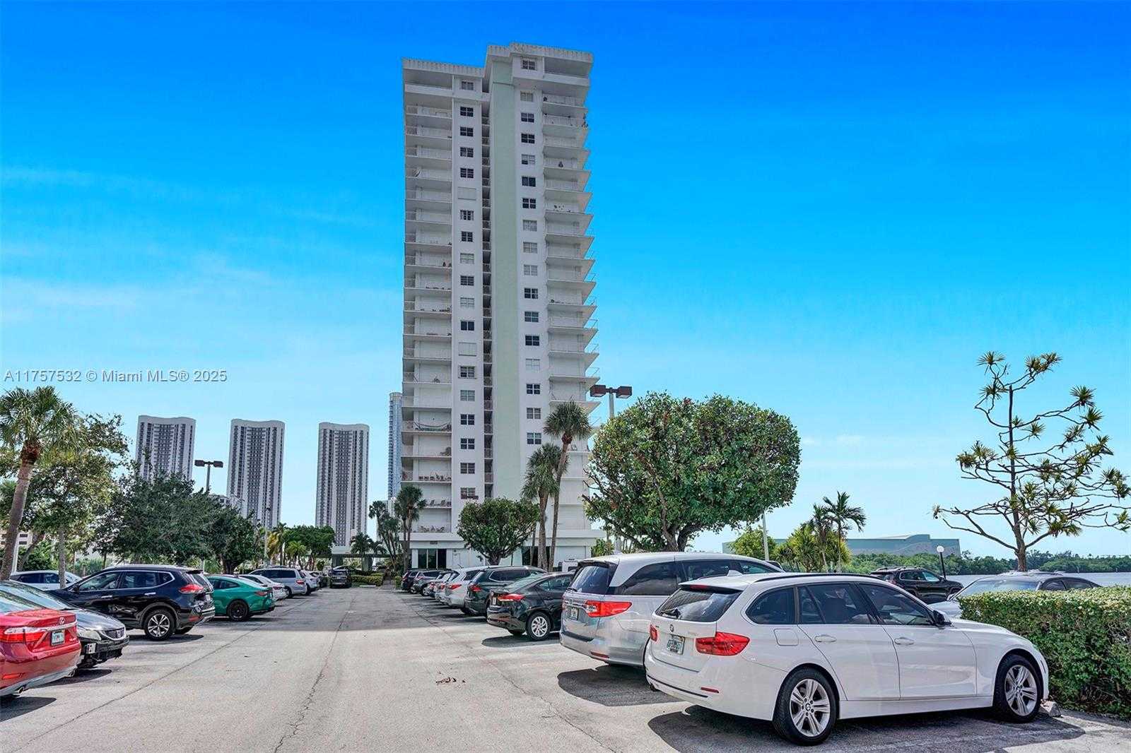Small Image of 500 BAYVIEW DR #931, Sunny Isles Beach Number 29