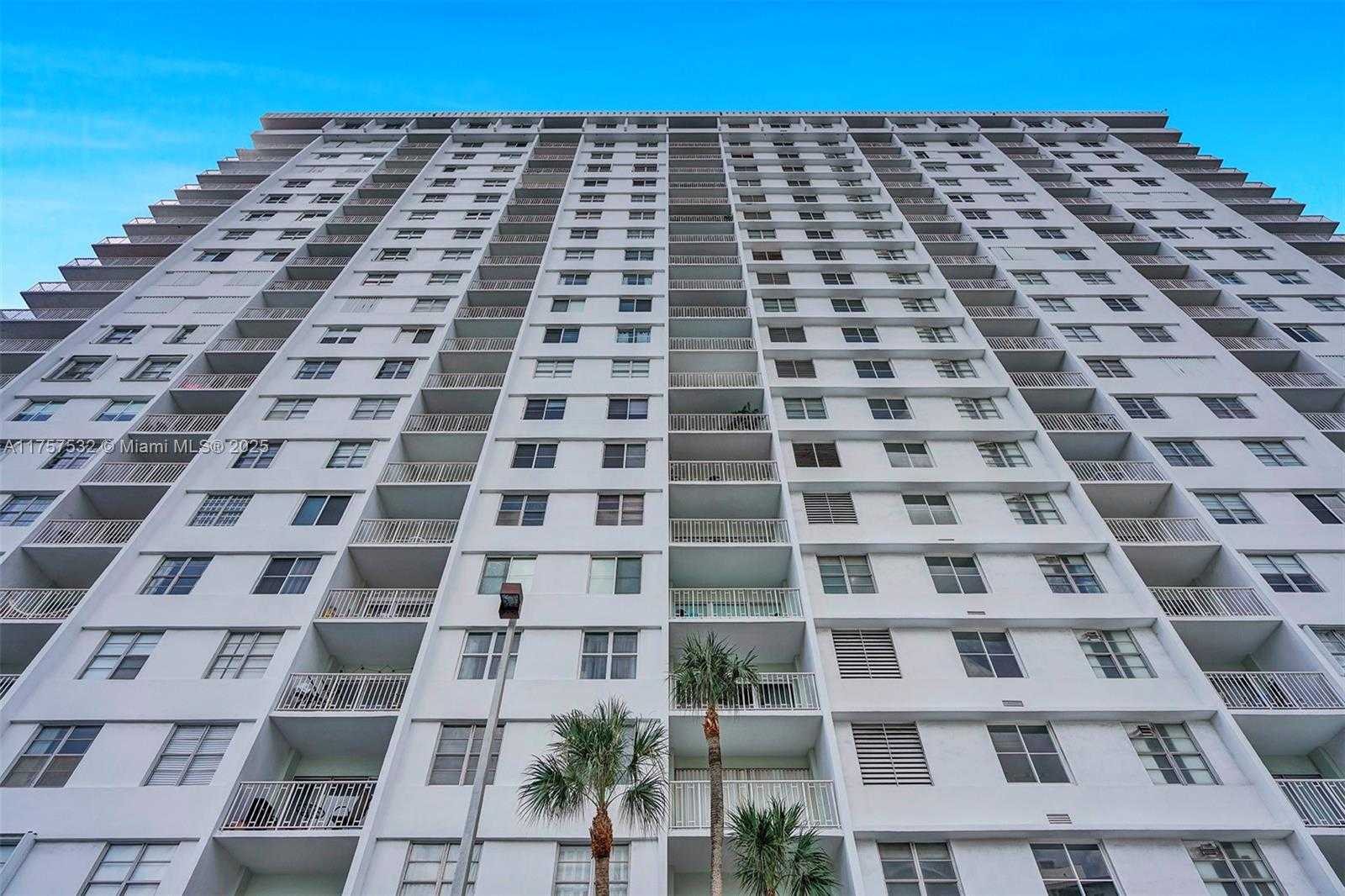 Small Image of 500 BAYVIEW DR #931, Sunny Isles Beach Number 30