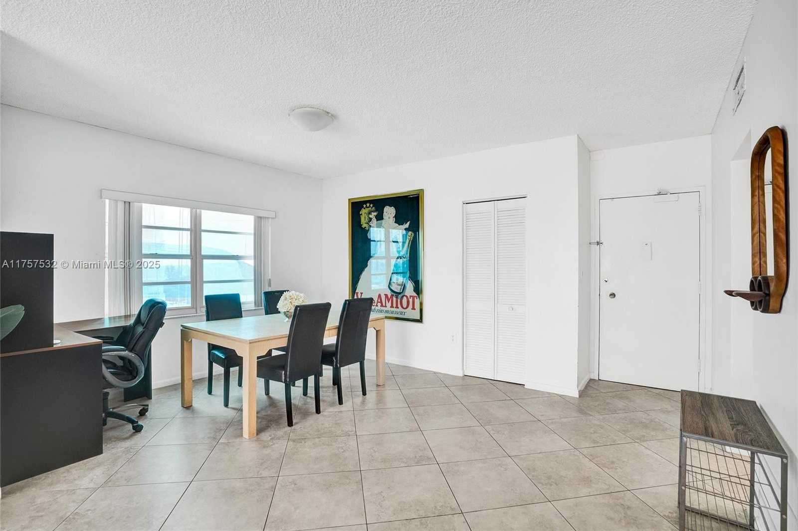 Small Image of 500 BAYVIEW DR #931, Sunny Isles Beach Number 5