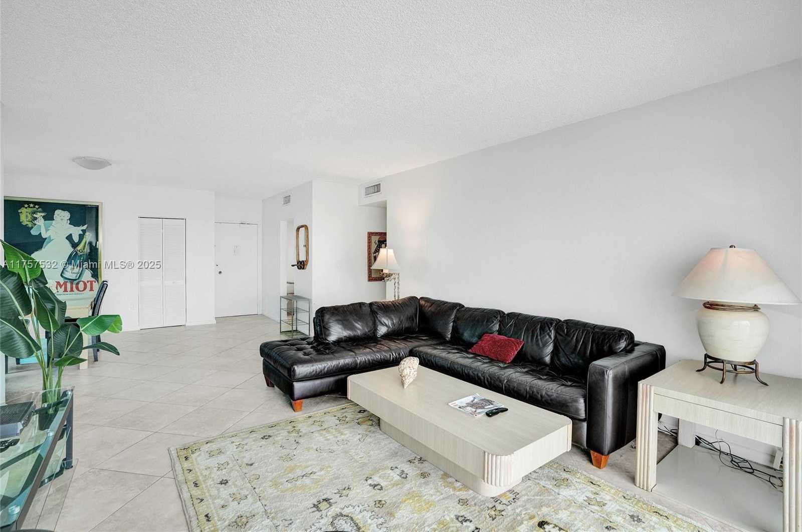Small Image of 500 BAYVIEW DR #931, Sunny Isles Beach Number 9