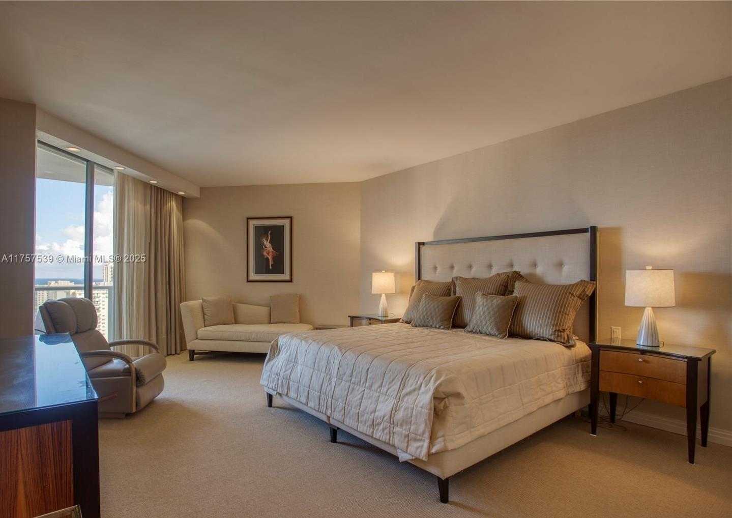 Small Image of 19500 TURNBERRY WAY #20F, Aventura Number 10