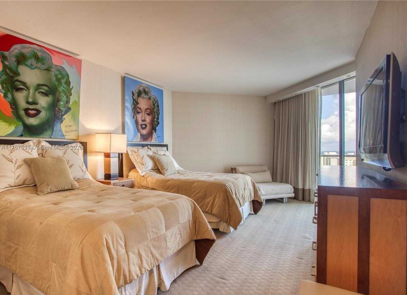 Small Image of 19500 TURNBERRY WAY #20F, Aventura Number 14